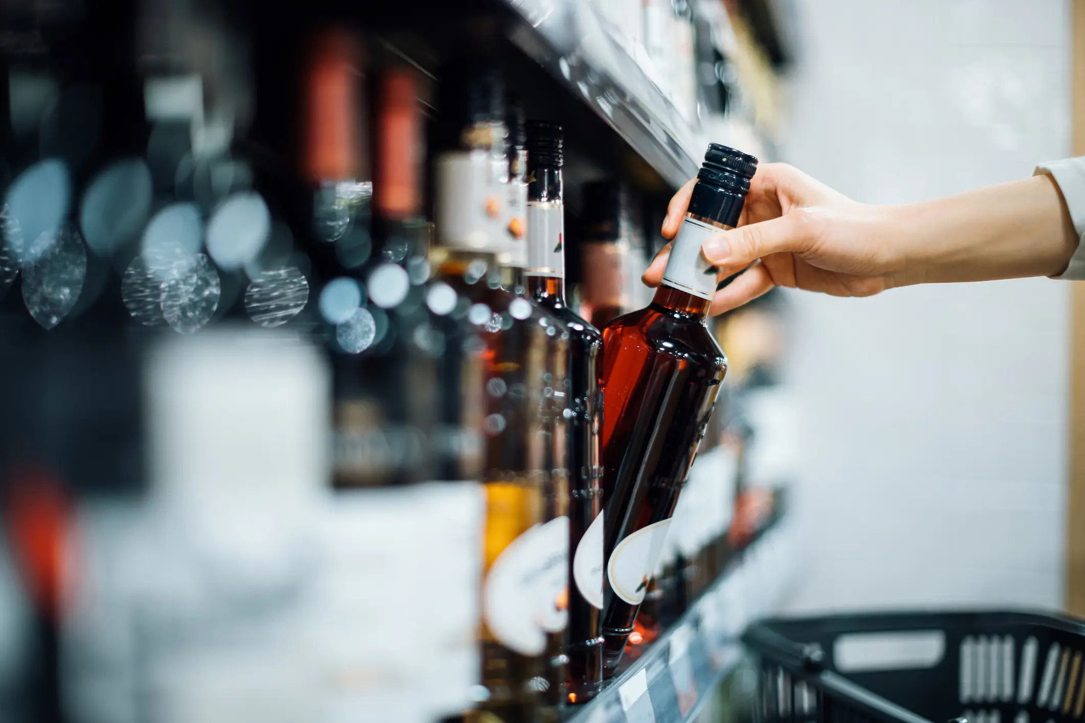 Limiting alcohol can help control blood pressure. (Getty Images/d3sign)