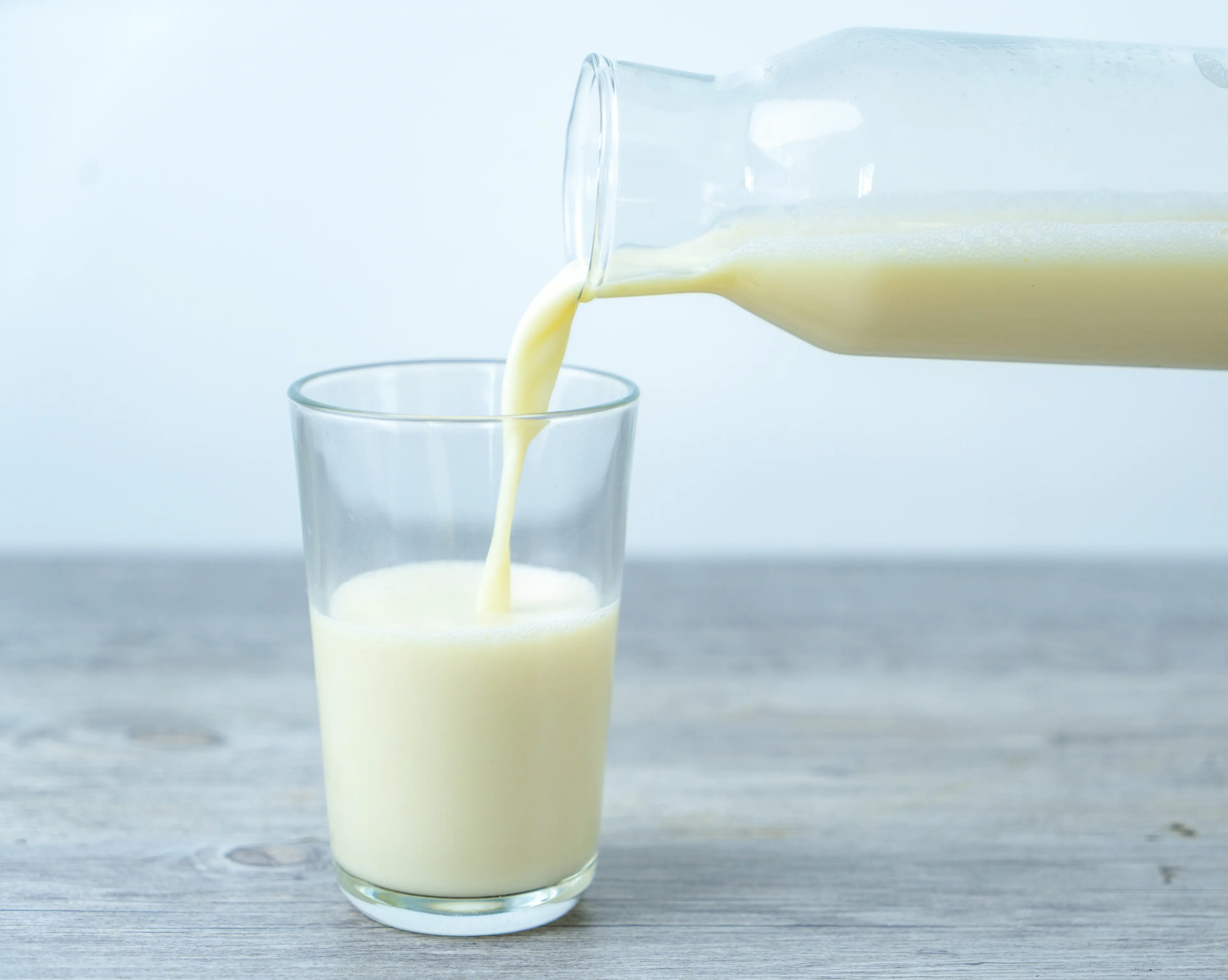 Drinking milk could keep you cool during the UK heatwave (Getty Stock Image)