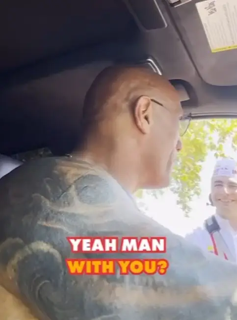 The Rock stops to take a picture with the In-N-Out staff (@therock/Instagram)