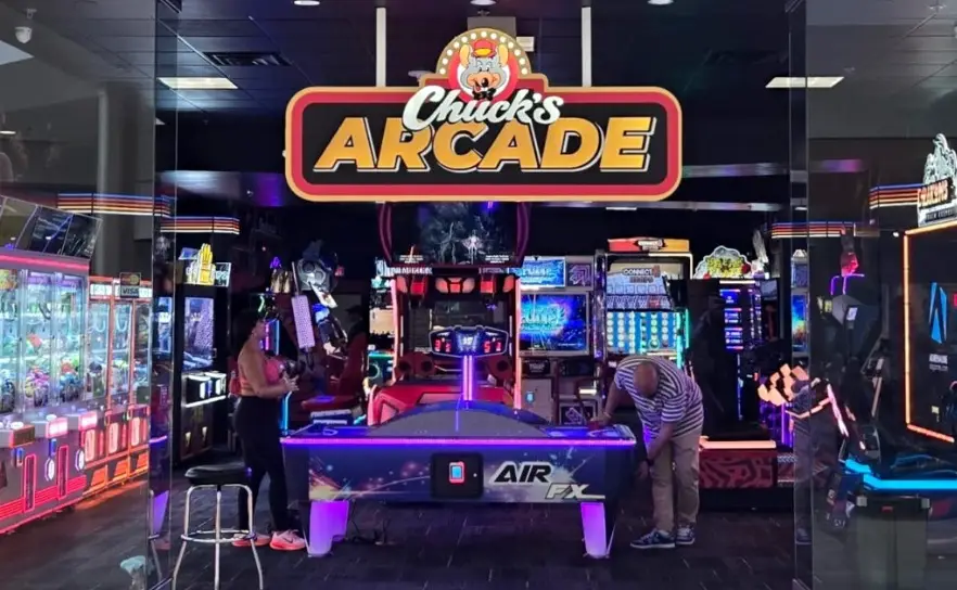 Chuck's Arcade has opened 10 outlets around the US (Chuck E. Cheese)