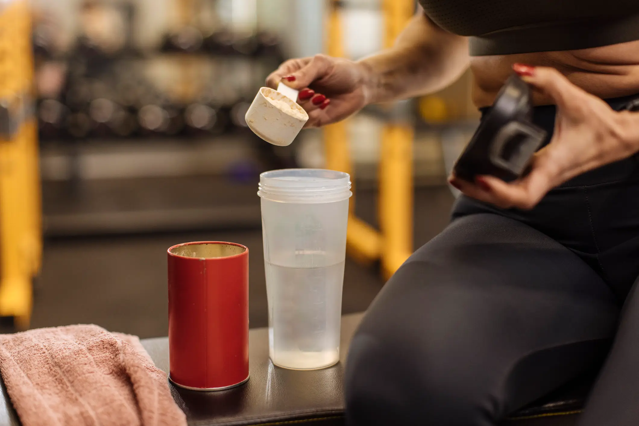 Supplements can help with gym performance and progress (mihailomilovanovic/Getty Images)