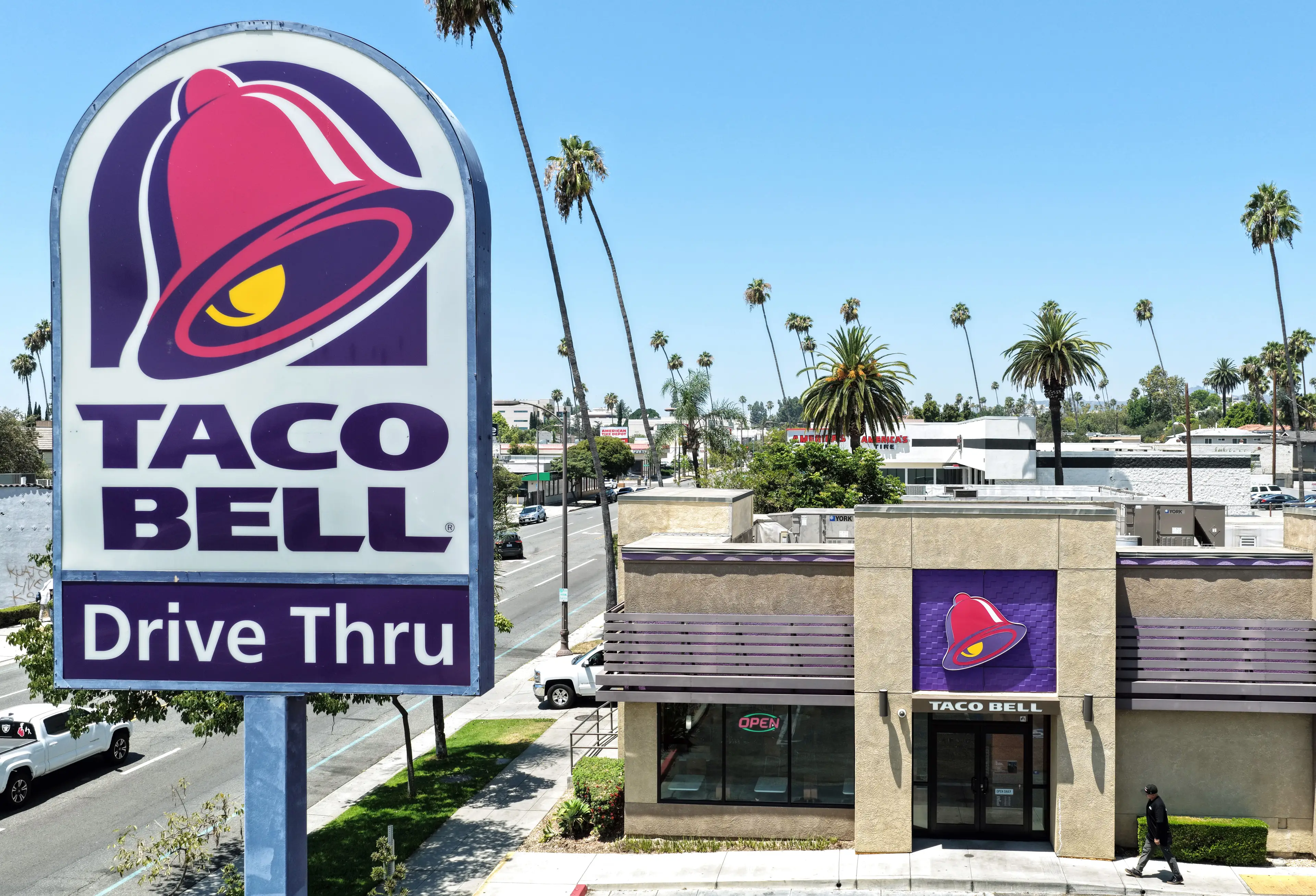 Taco Bell under investigation amid US Cyclosporiasis outbreak after items axed from menu. (Mario Tama/Getty Images)