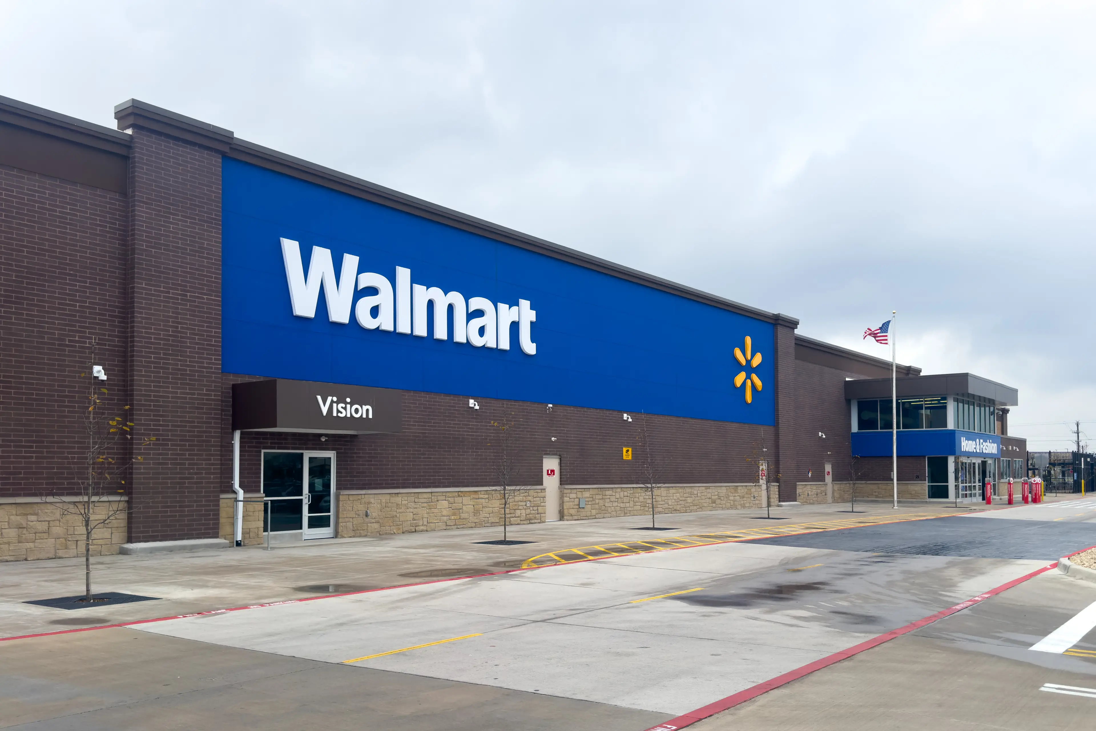 Walmart is included in the food recalls (Getty Stock Image)