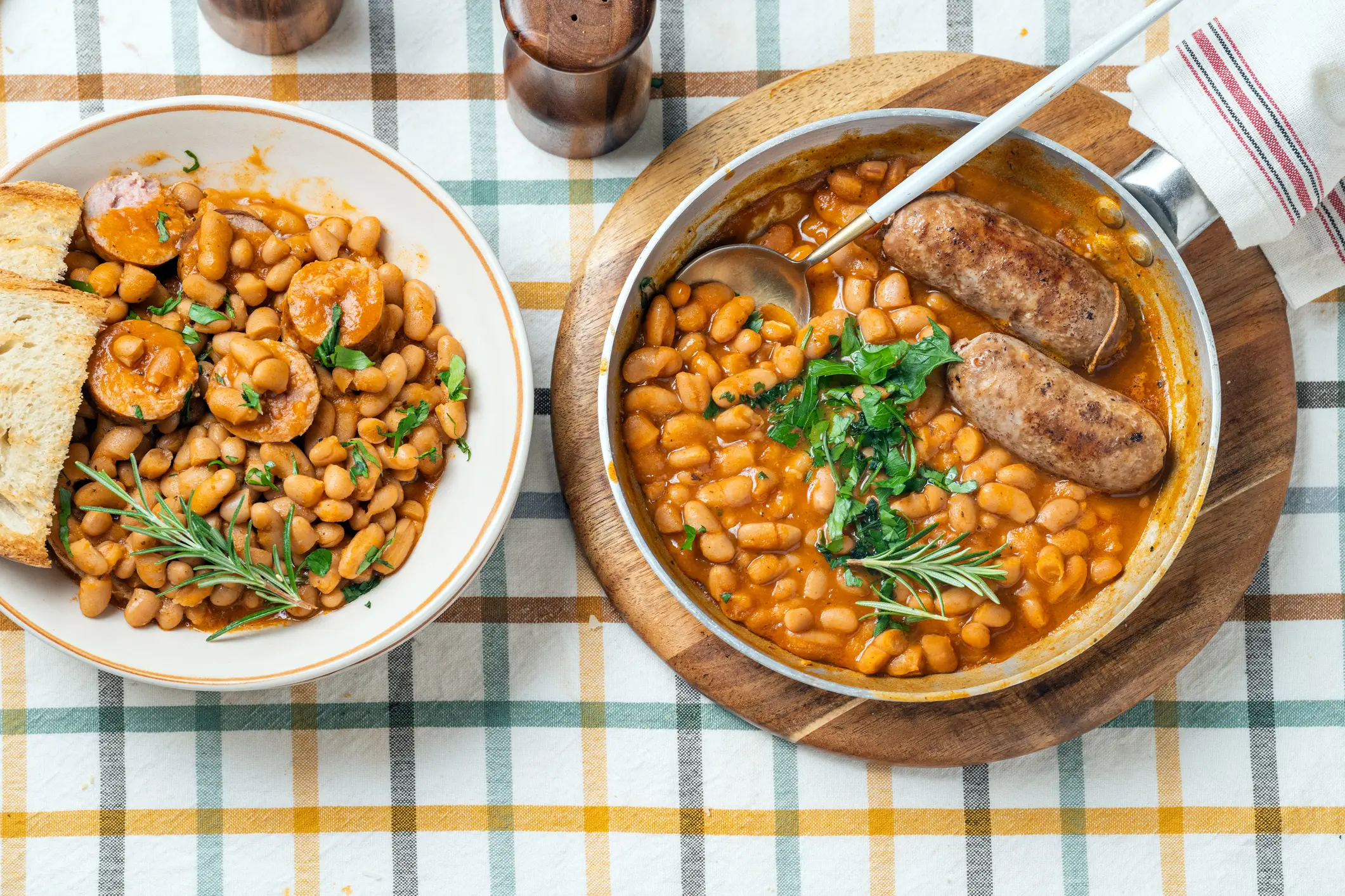 Swapping some of the sausages for beans could save you some serious cash (Getty Stock/Carlo A)