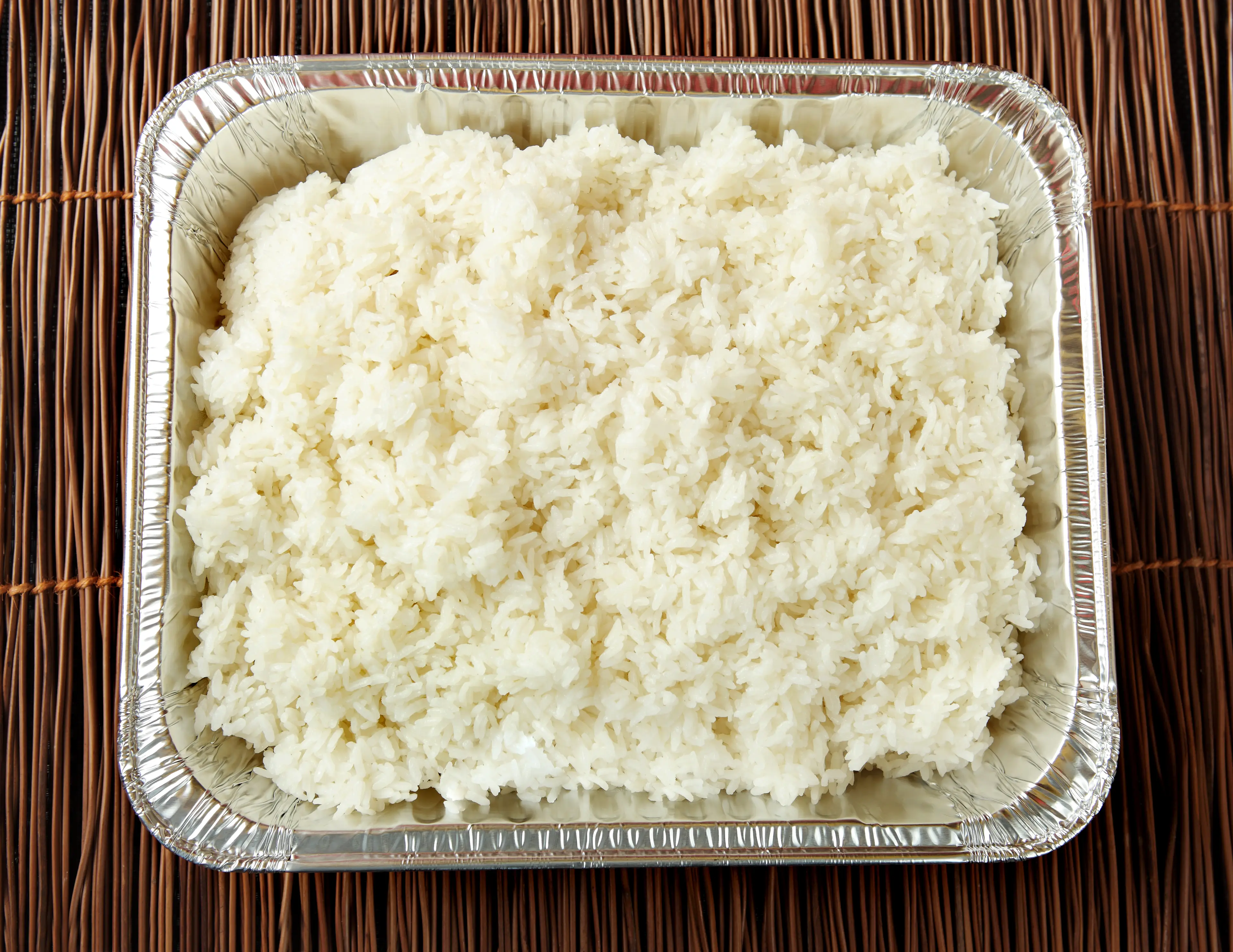 Think of the birds before you throw any rice away (whitewish/Getty Images)