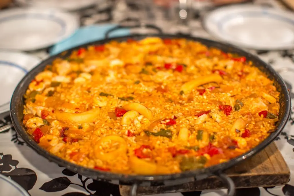 Tomatoes are common to paella (Marcos del Mazo / Contributor/Getty Images)
