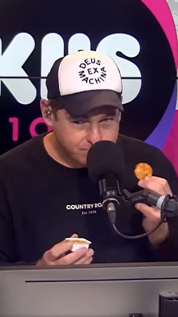 Australian radio host Jason 'Jase' Hawkins finds out a food secret (TikTok/@jaseandlauren)