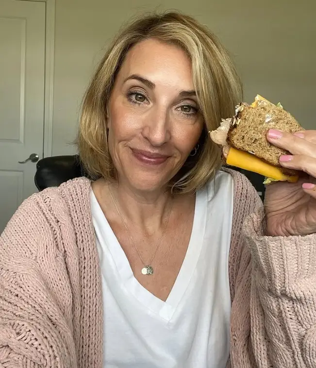 Veronica introducing her Instagram post (@veronicajvalli/Instagram)