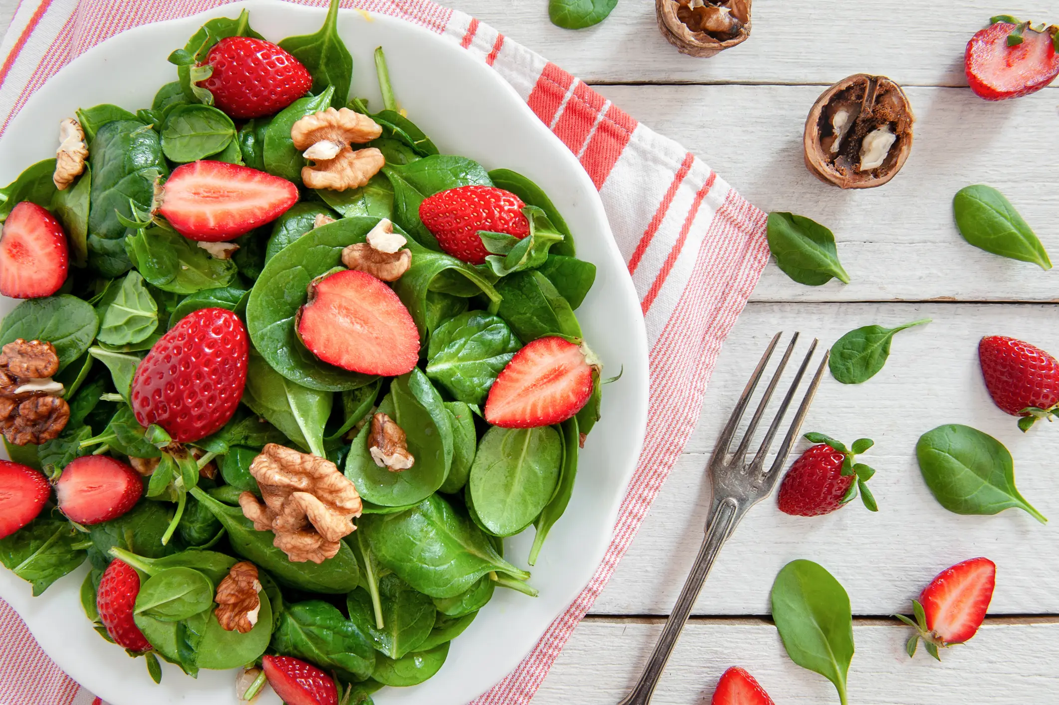Spinach topped EWG’s 2026 Dirty Dozen list once again, whilst strawberries stay high (Secha6271/Getty Images)