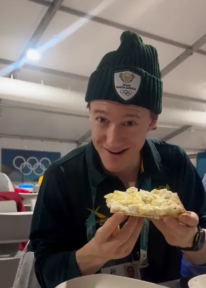 Athletes like Matt Smith can apparently sample pizza for breakfast (Instagram/@mattcsmith_)