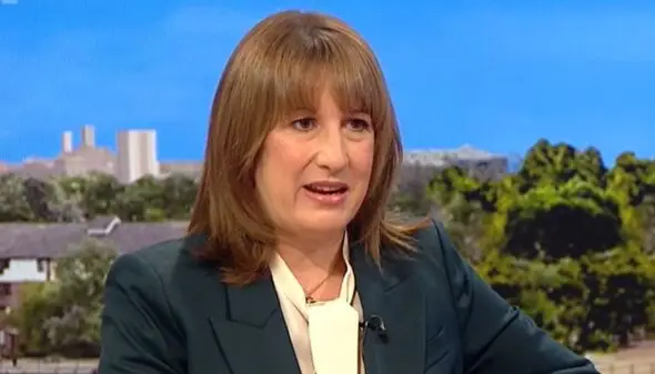 Rachel Reeves has said she is 'concerned' about pubs as business tax continues to rise (BBC)