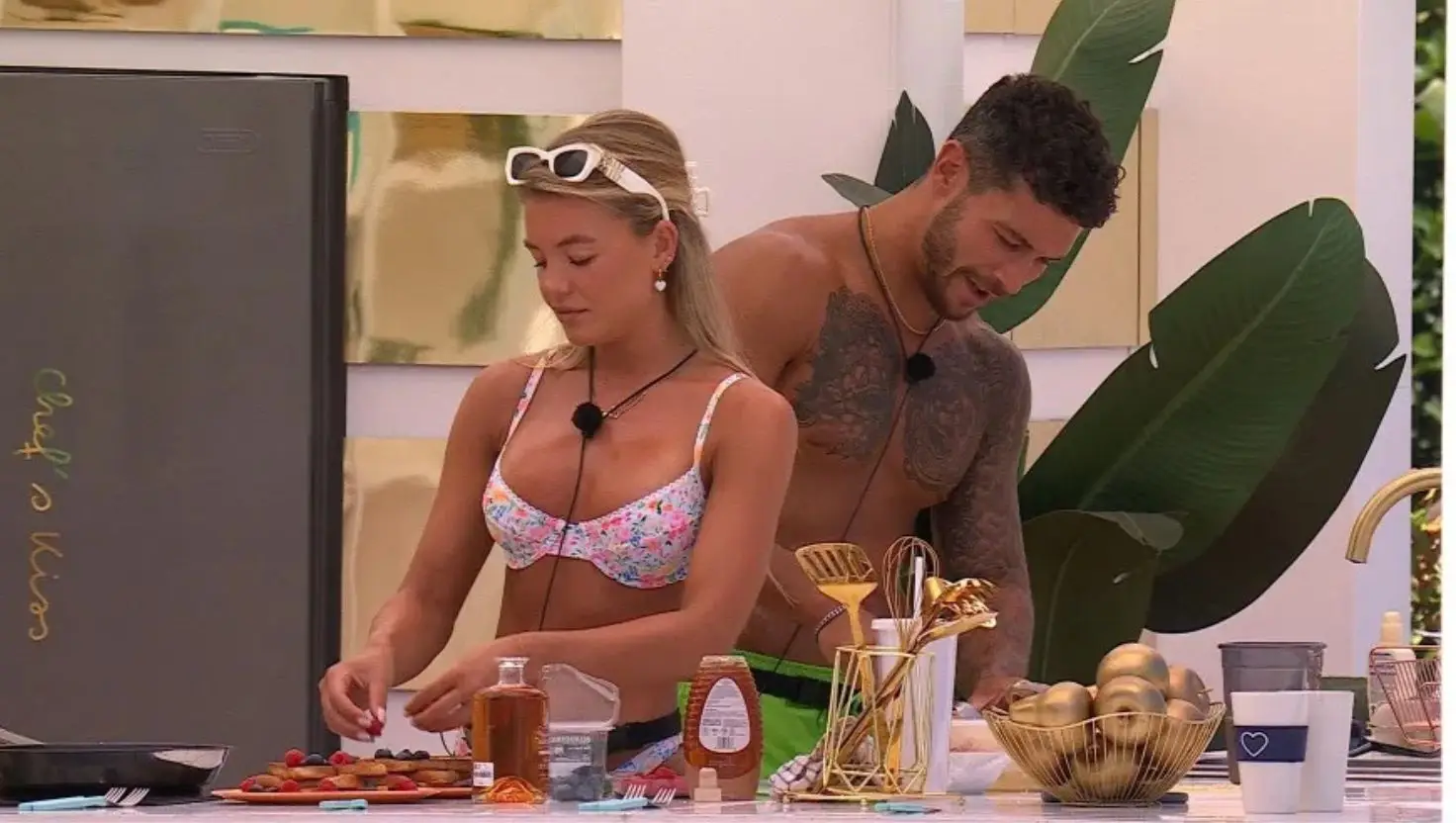 Former Islanders have opened up on why we don't see them eat any other meal than breakfast (ITV)