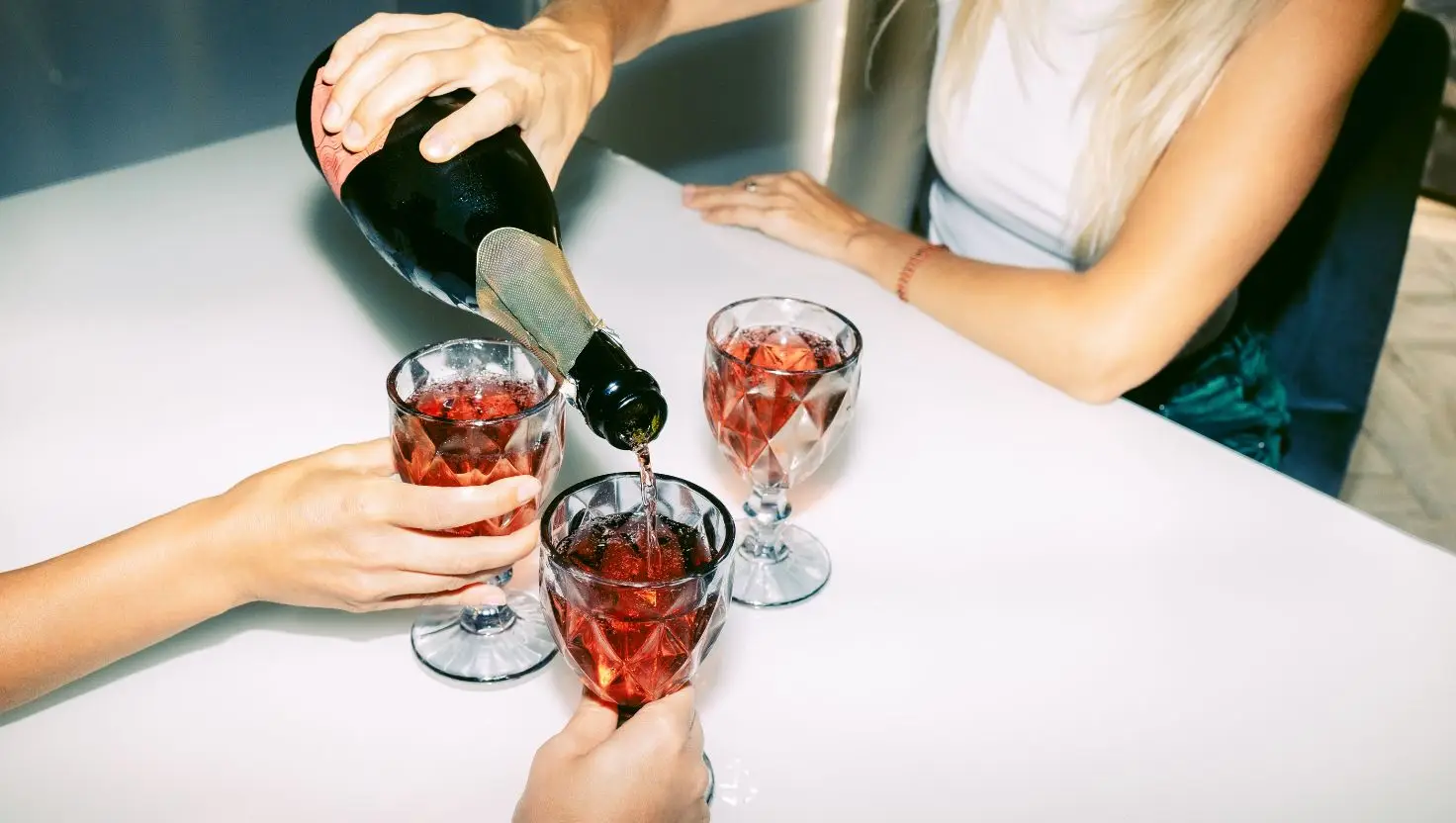 You can cut down on your beverage consumption by drinking low and no-alcoholic drinks and practicing how to say 'no' to more wine (Getty Stock Images)