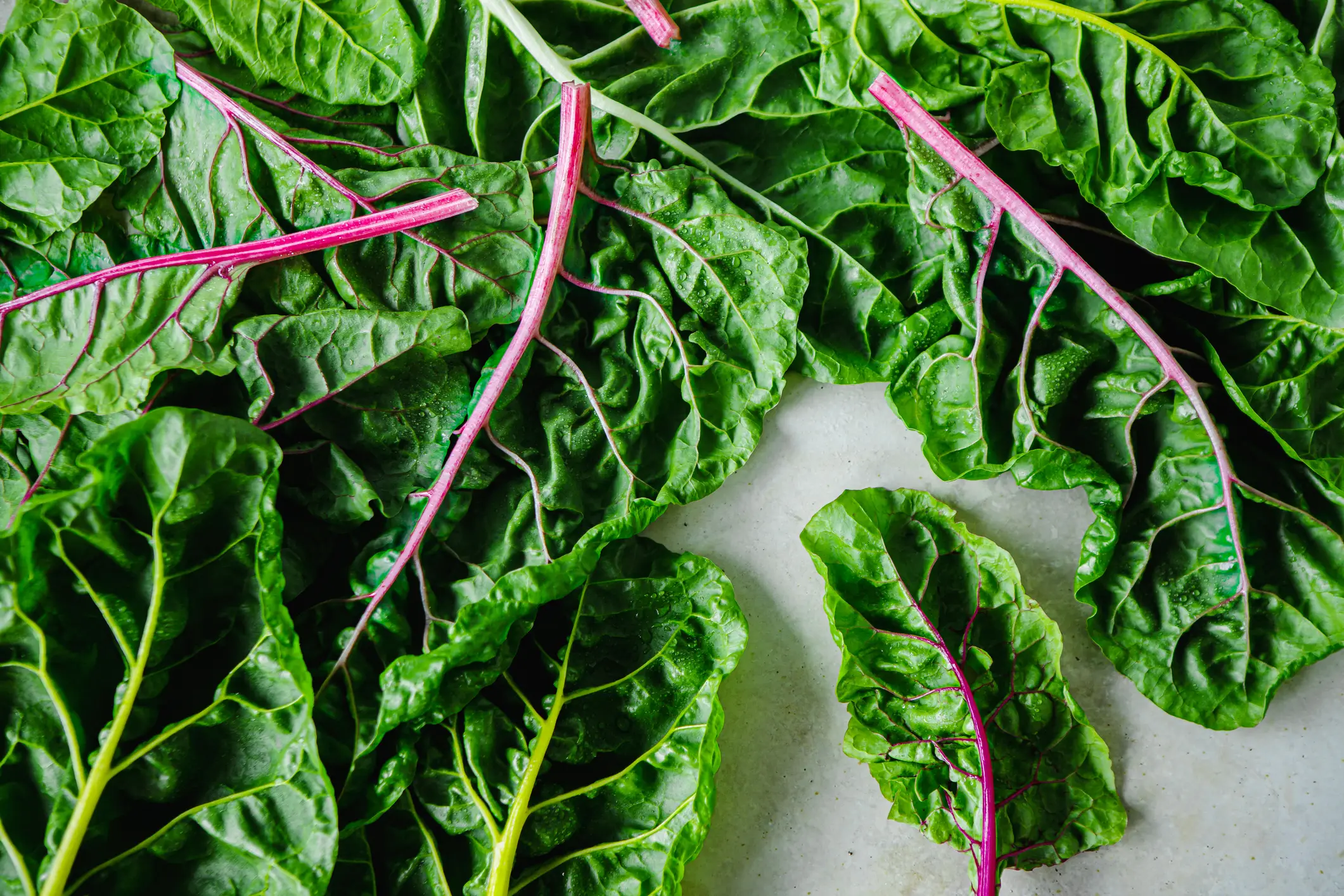 Leafy greens still matter, especially when they deliver multiple vitamins without excess (alvarez/Getty Images)