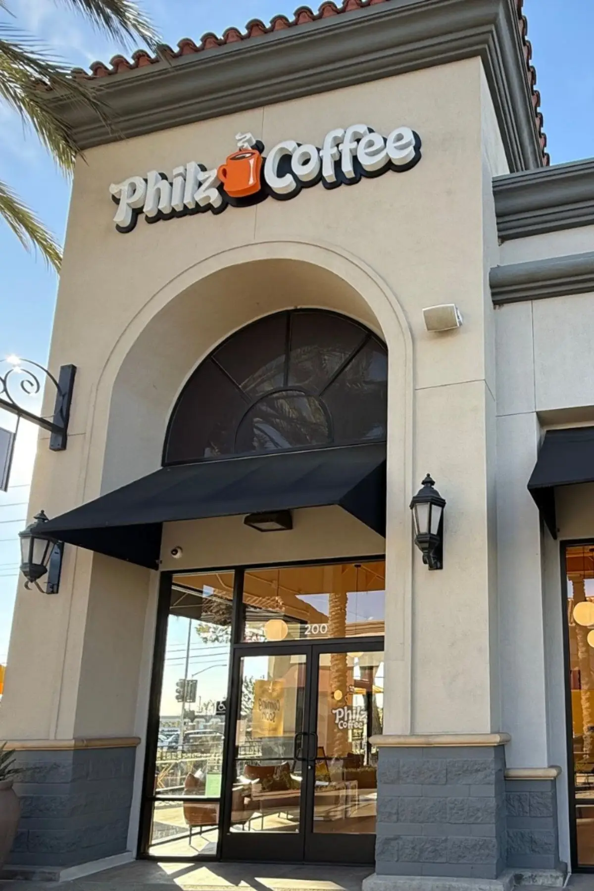 The CEO of Philz Coffee has apologised for an anti-Pride flag mandate (Instagram/@philzcoffee)