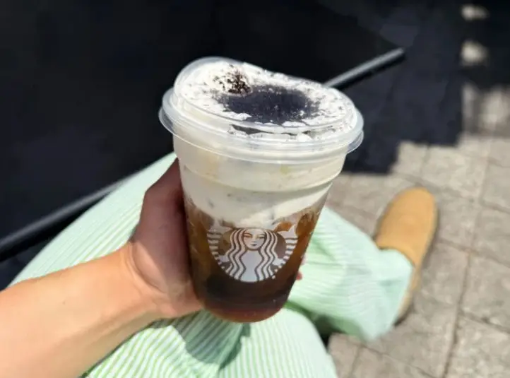 Cookies on top (Starbucks)