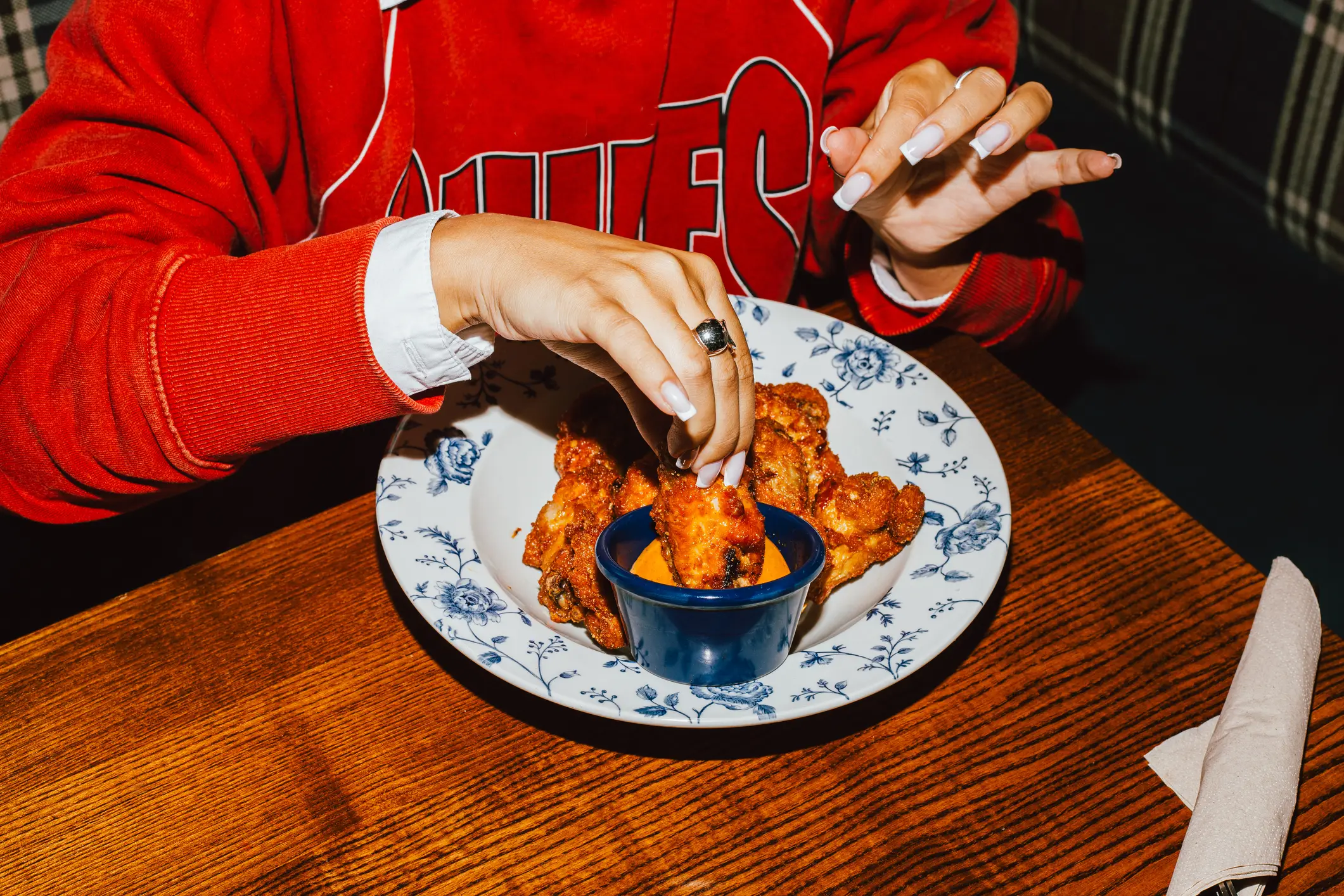 The 'chicken and chips' controversy is taking over TikTok right now (Iuliia Bondar / Getty Images)