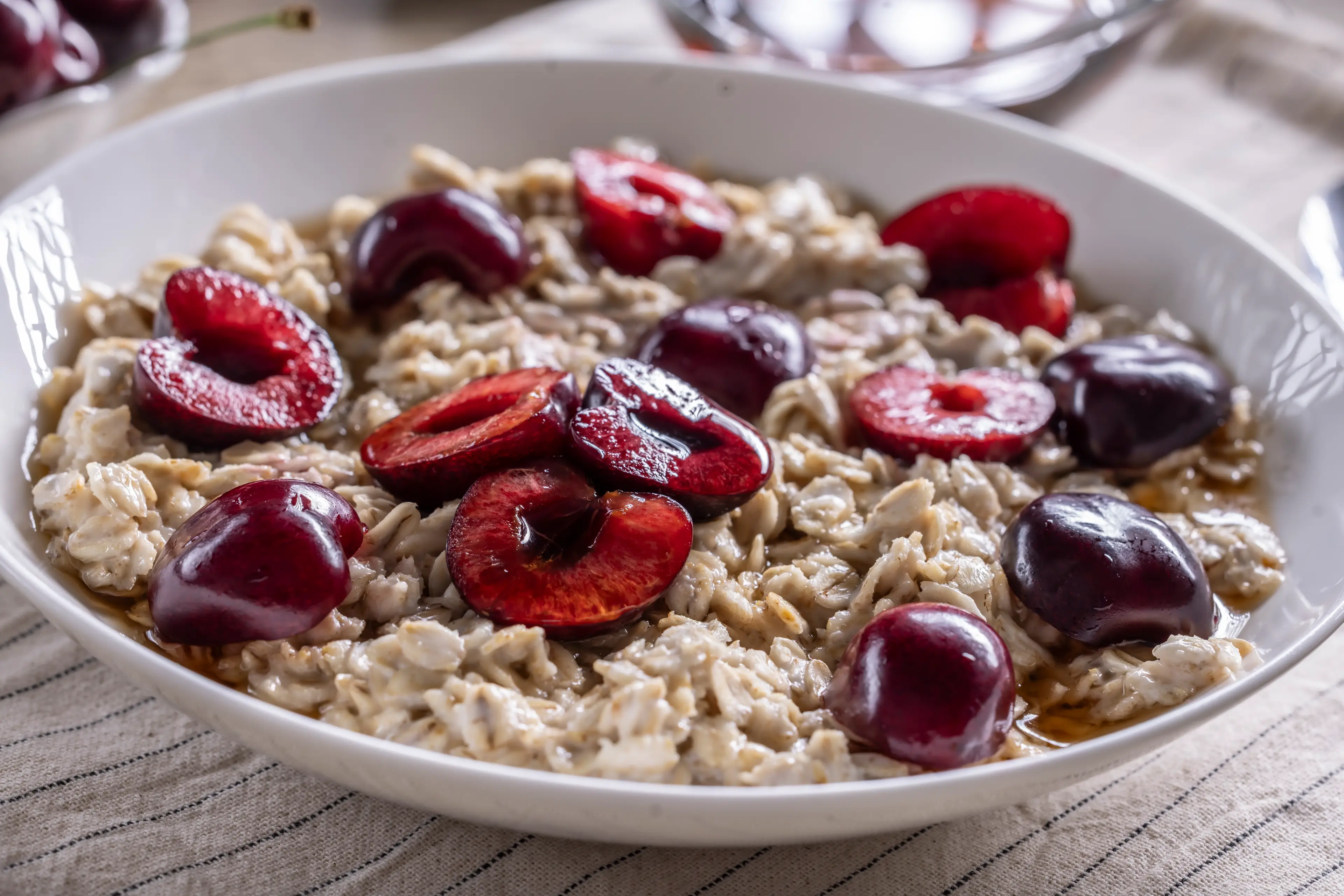 Porridge or overnight oats with berries or fruit is a recommended breakfast by the experts (Getty Stock)