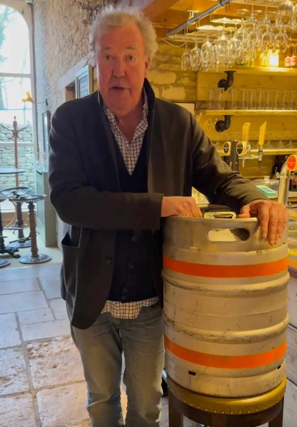 (Instagram/@hawkstone)