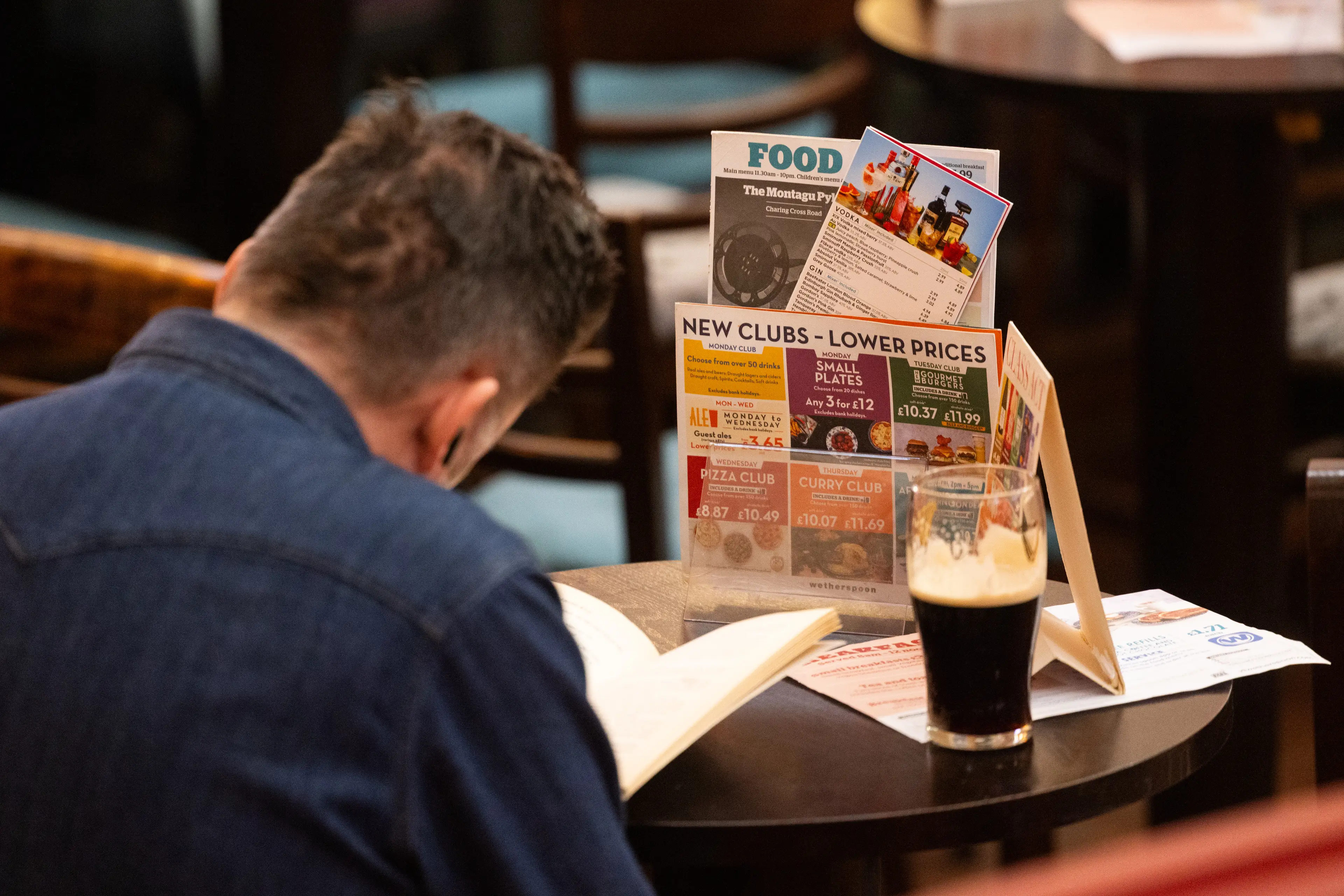 New mobile phone rules will impact Wetherspoons customers (Chris Ratcliffe/Bloomberg via Getty Images)