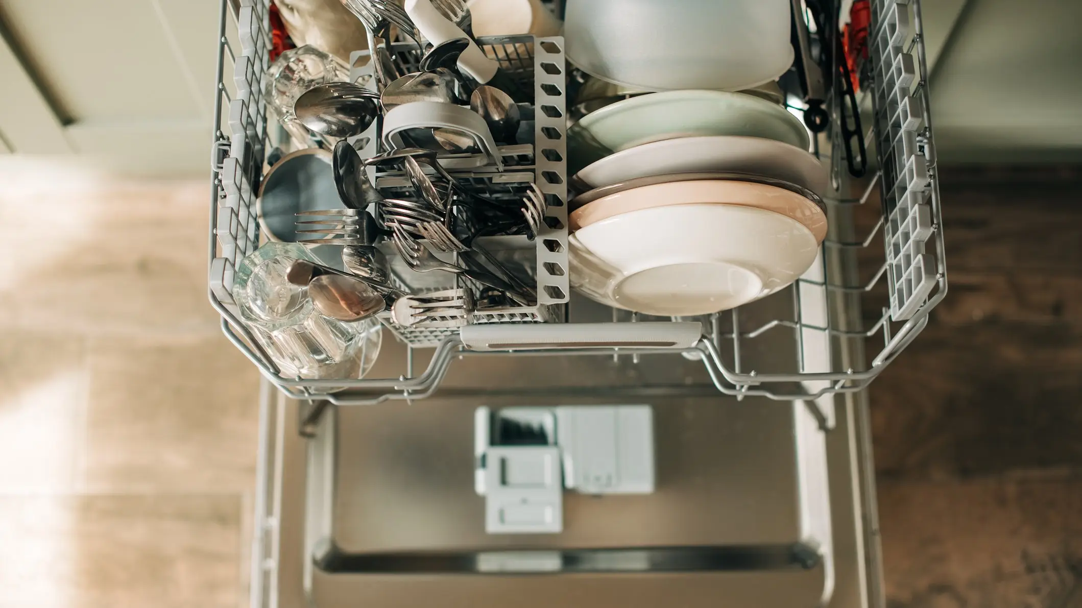 People divided over ‘genius’ dishwasher hack – expert issues warning