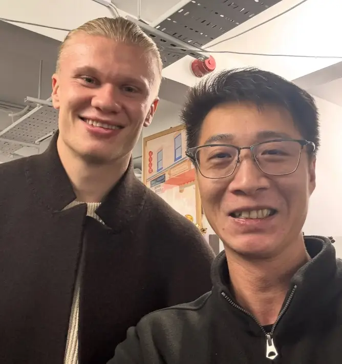 Happy Seasons staff were still buzzing after serving the Man City star (happyseasons_mcr/Instagram)