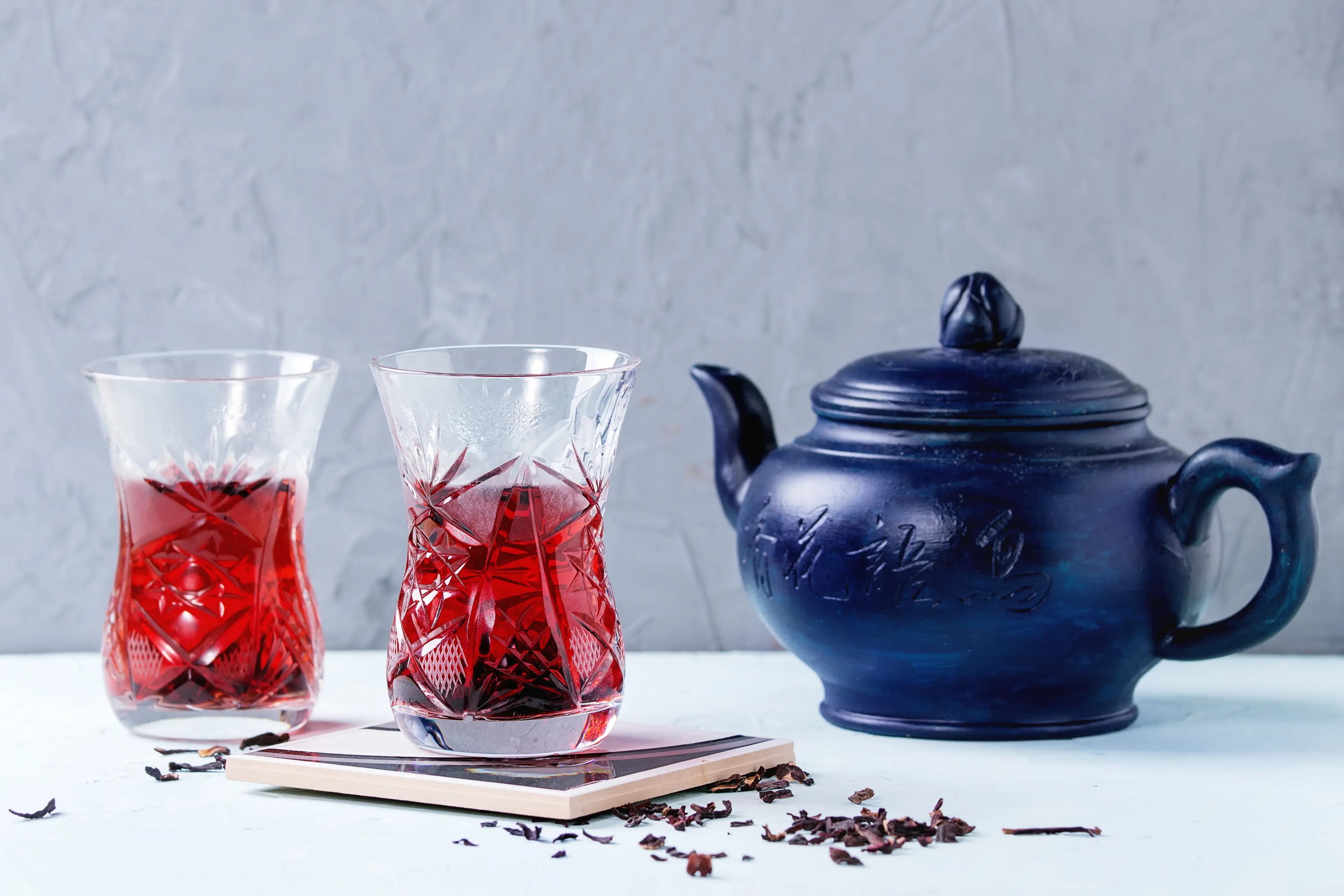 Hibiscus tea is a good source of antioxidants (Natasha Breen/REDA/Universal Images Group via Getty Images)