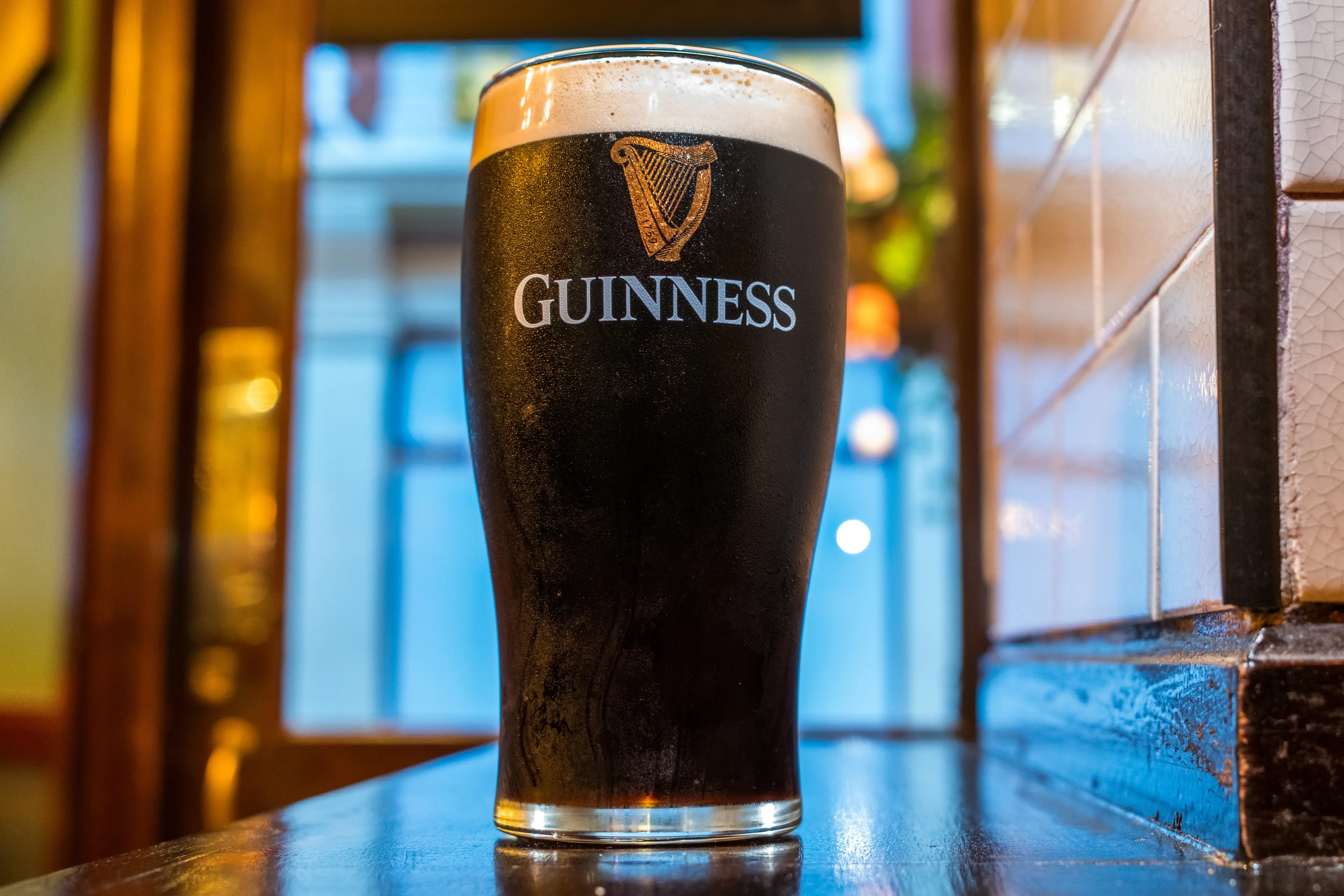 A hospitality expert is myth-busting alcoholic beverage prices (Bryn Colton/Getty Images)