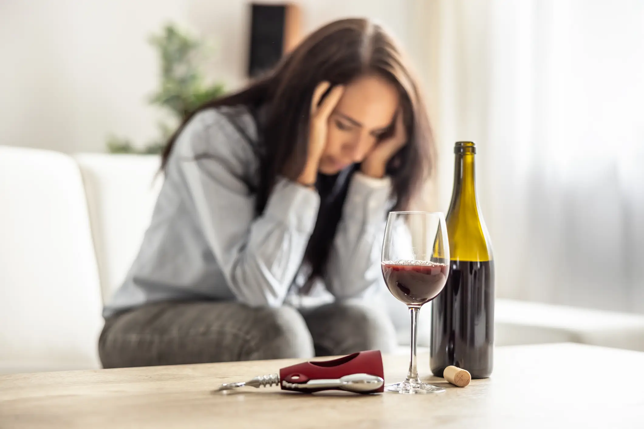 Many say giving up alcohol made them feel happier and healthier (SimpleImages via Getty Images)