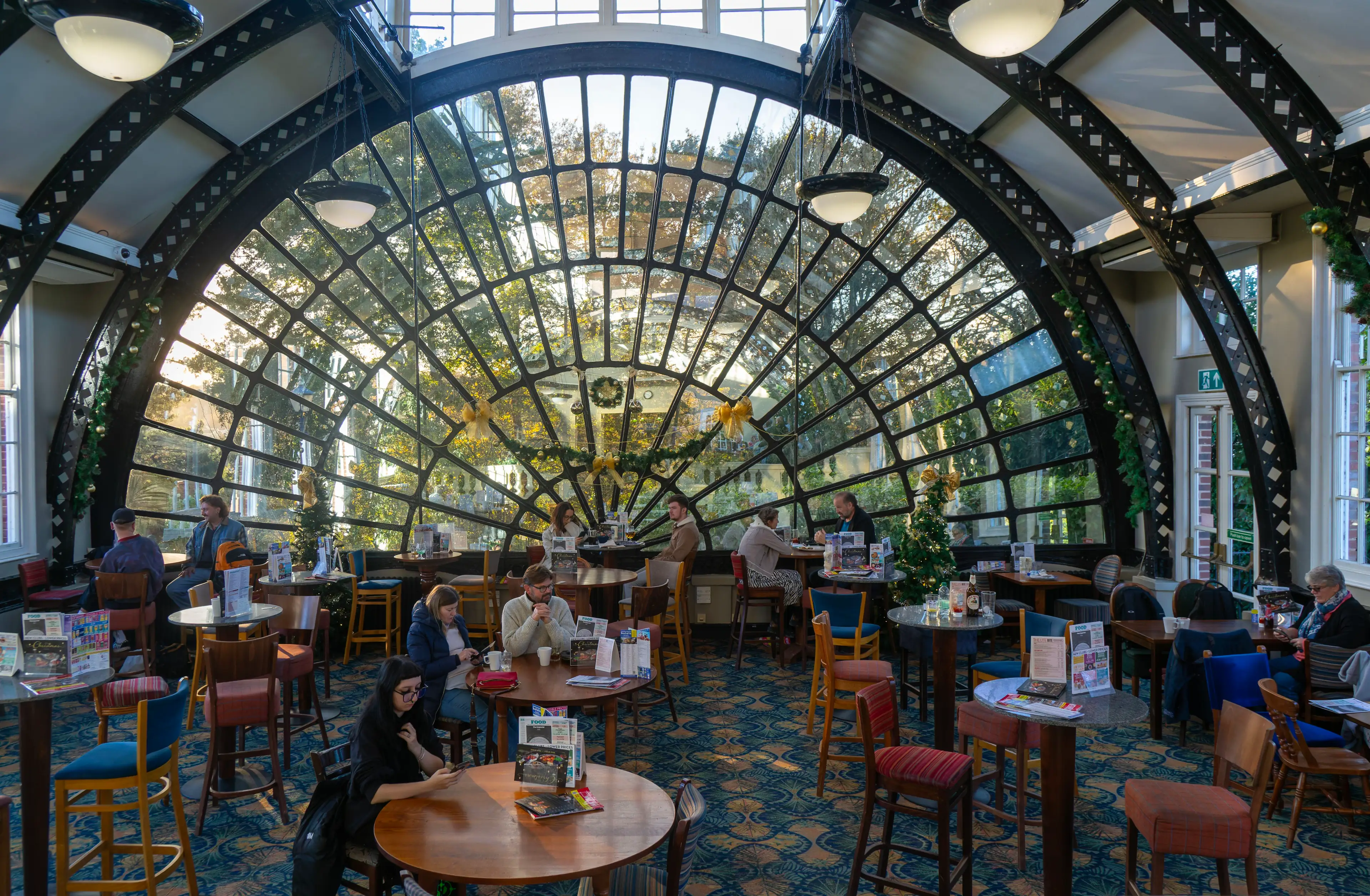 Circular tables are likely to increase how much time you spend in pubs, according to research (Geography Photos/Universal Images Group via Getty Images)