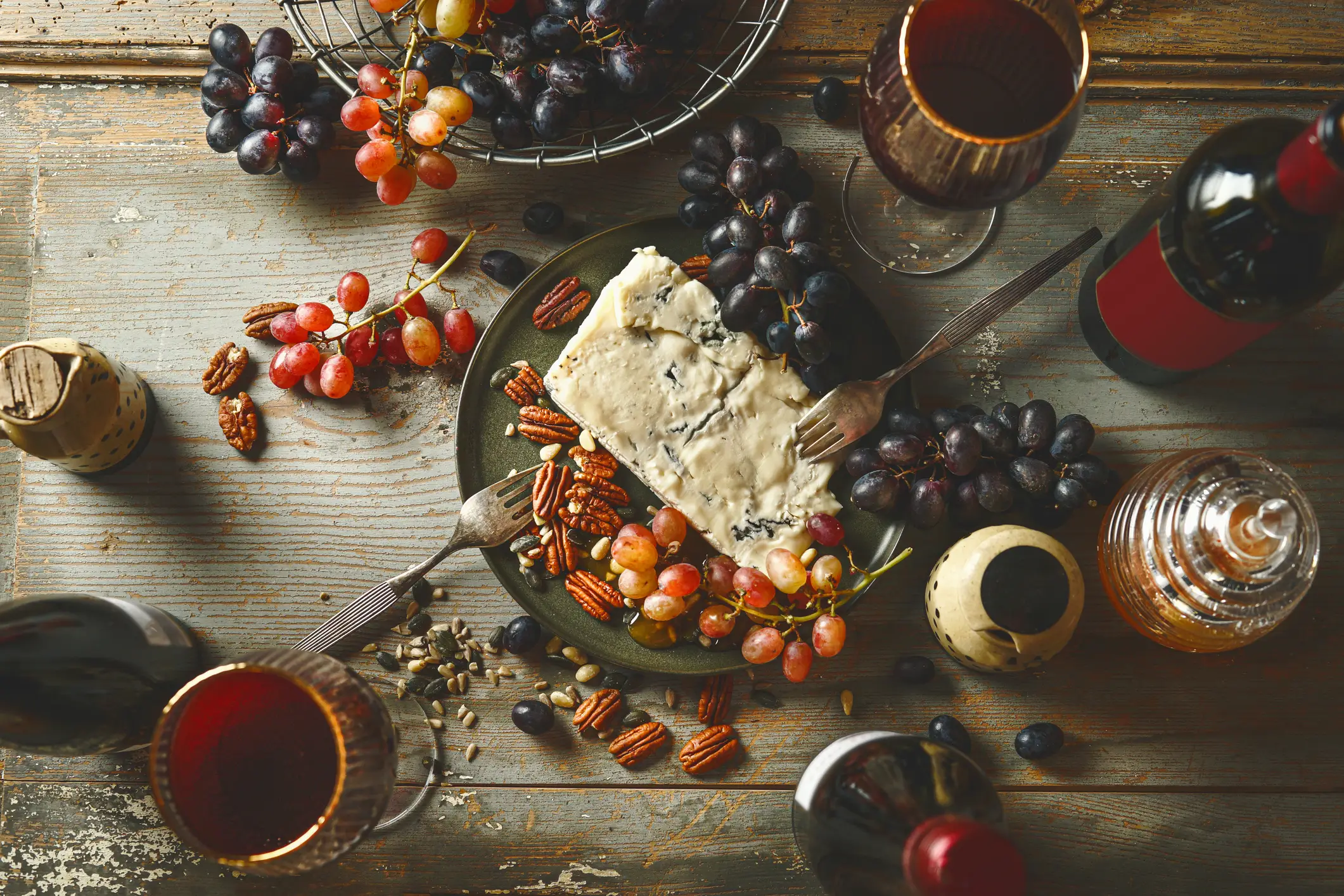 Bad news, cheese and wine are the worst for histamine intolerances. (Getty Images/ VICUSCHKA)