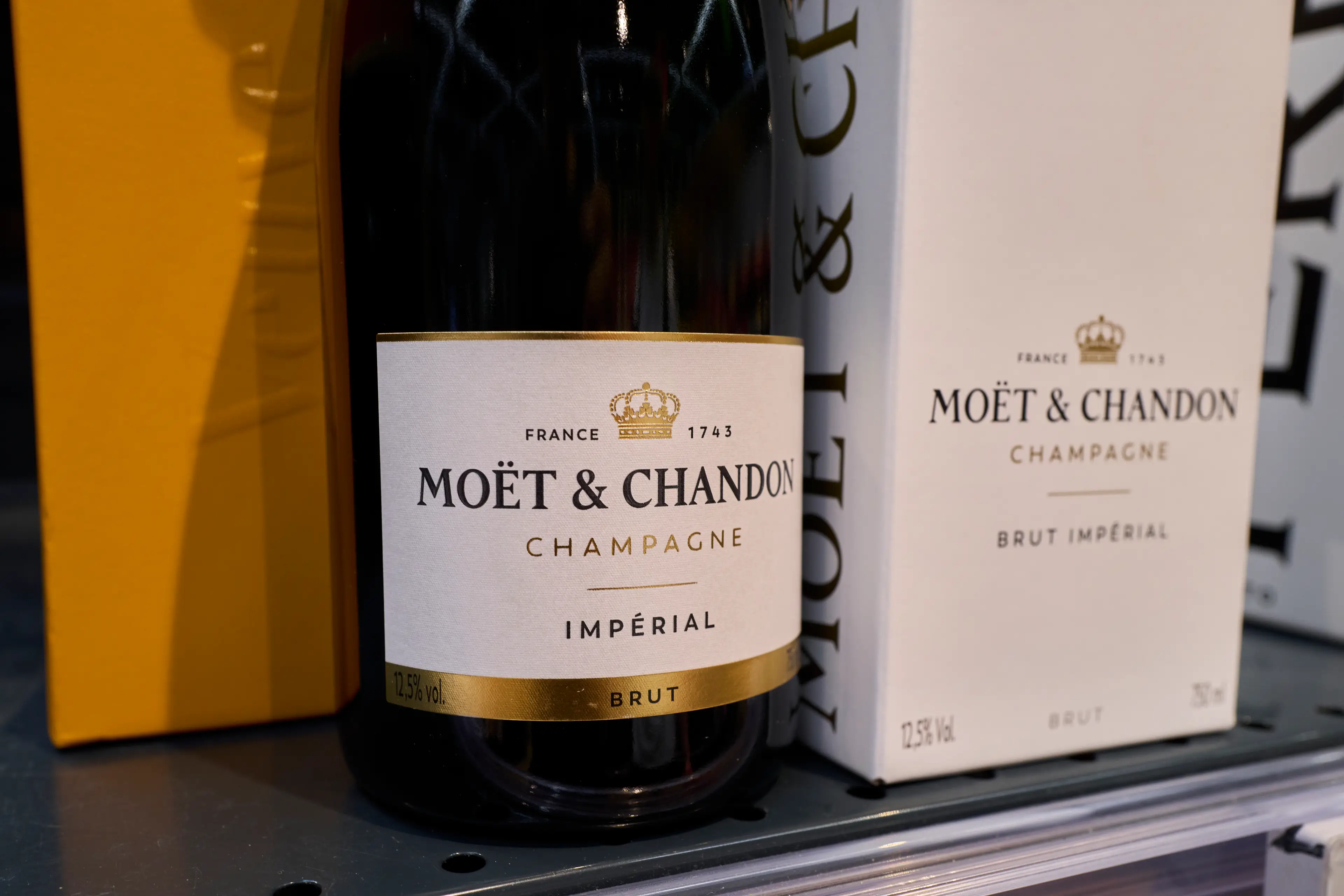 People remain divided on how exactly to pronounce Möet & Chandon (Matteo Della Torre/NurPhoto via Getty Images)