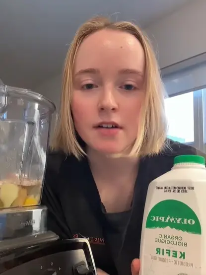 It's unclear whether Mack Z is just a whacky character (@healthwmac/TikTok)