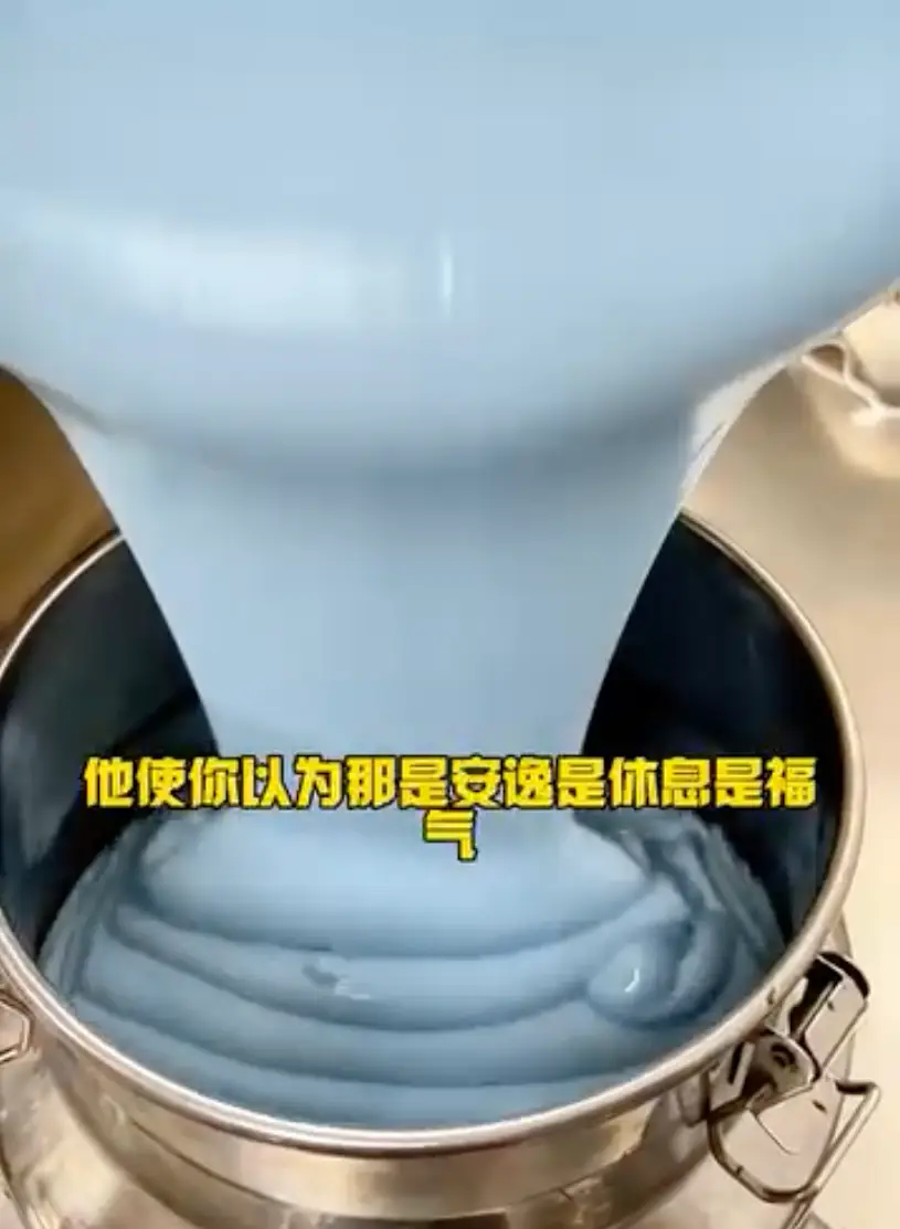 It usually served with fruit toppings (Instagram/@mamiesyogurt_official)