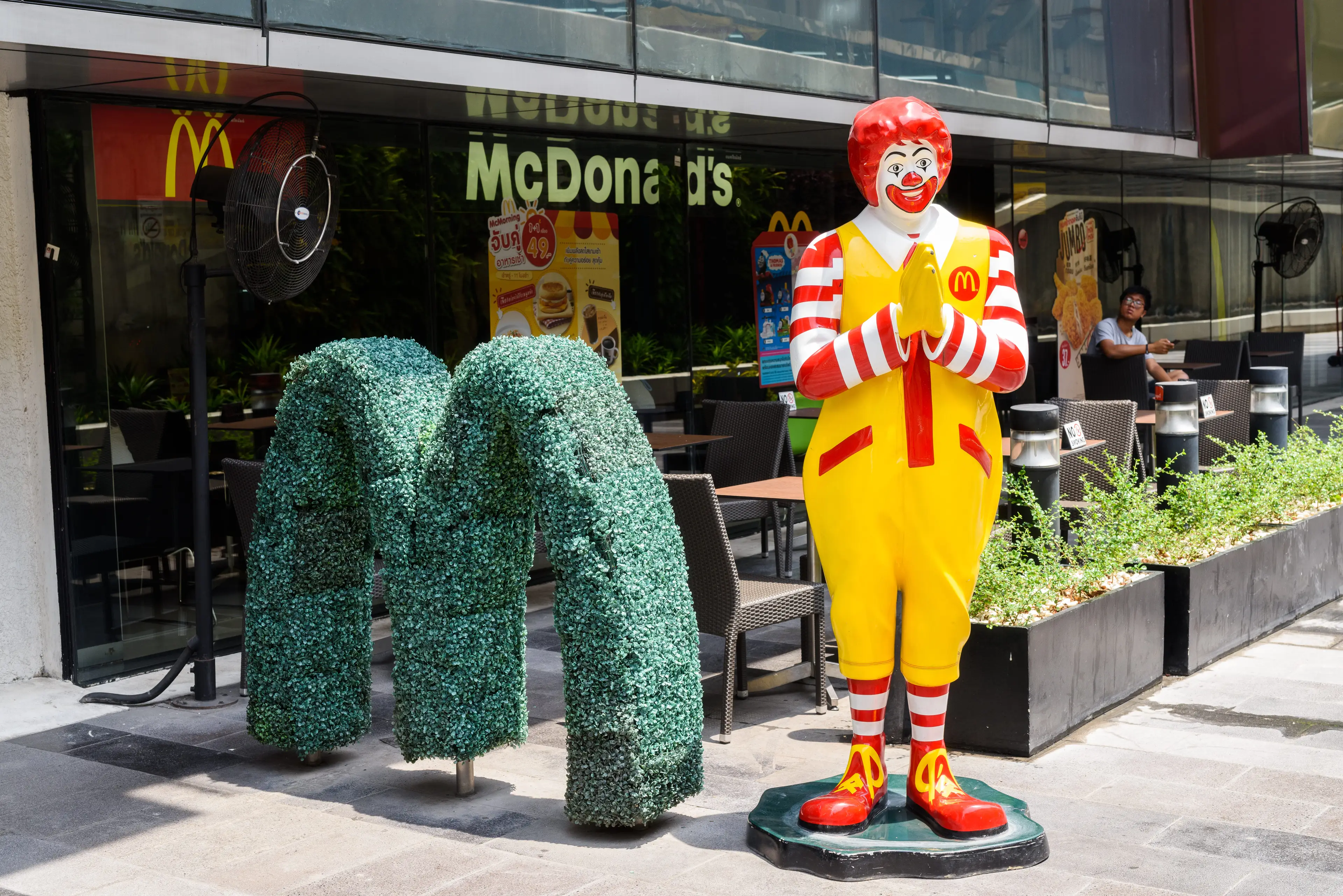 Ronald McDonald is officially returnin to McDonald's (Renta Images/Getty Stock Image)