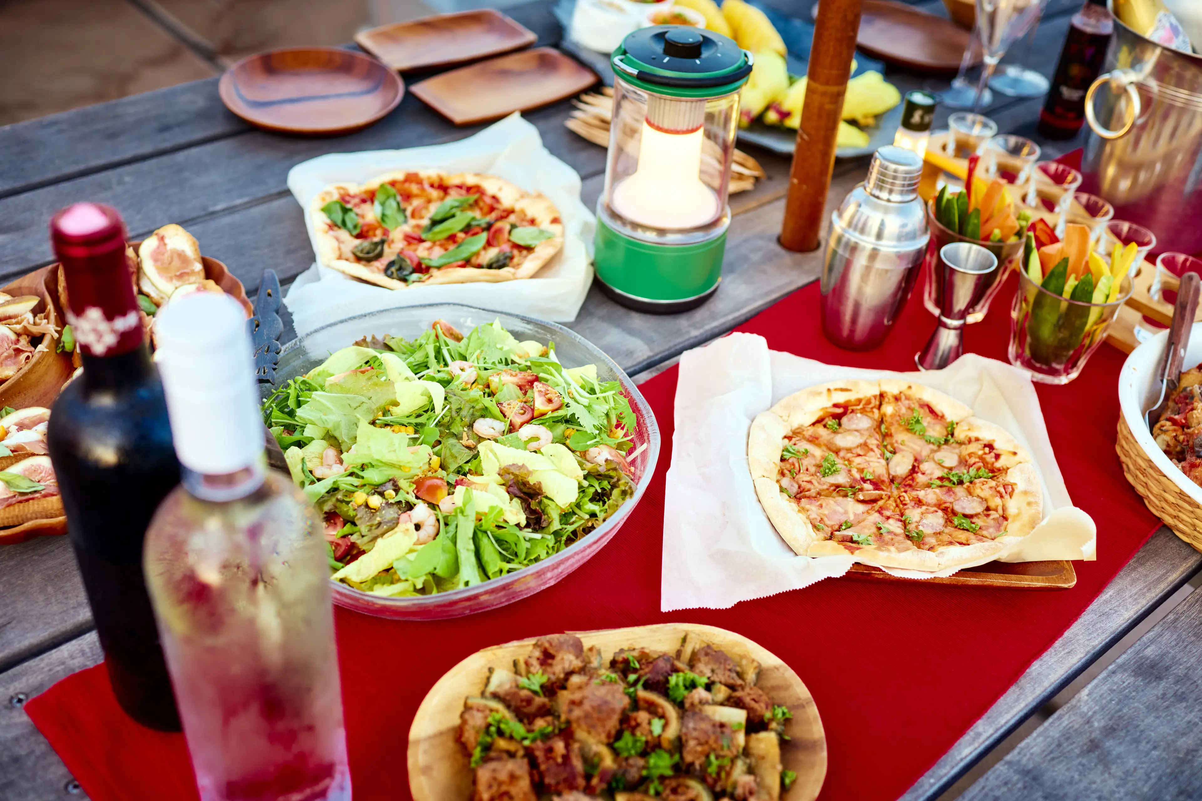Experts have suggested pizza should be served alongside salads (Getty Stock Image)
