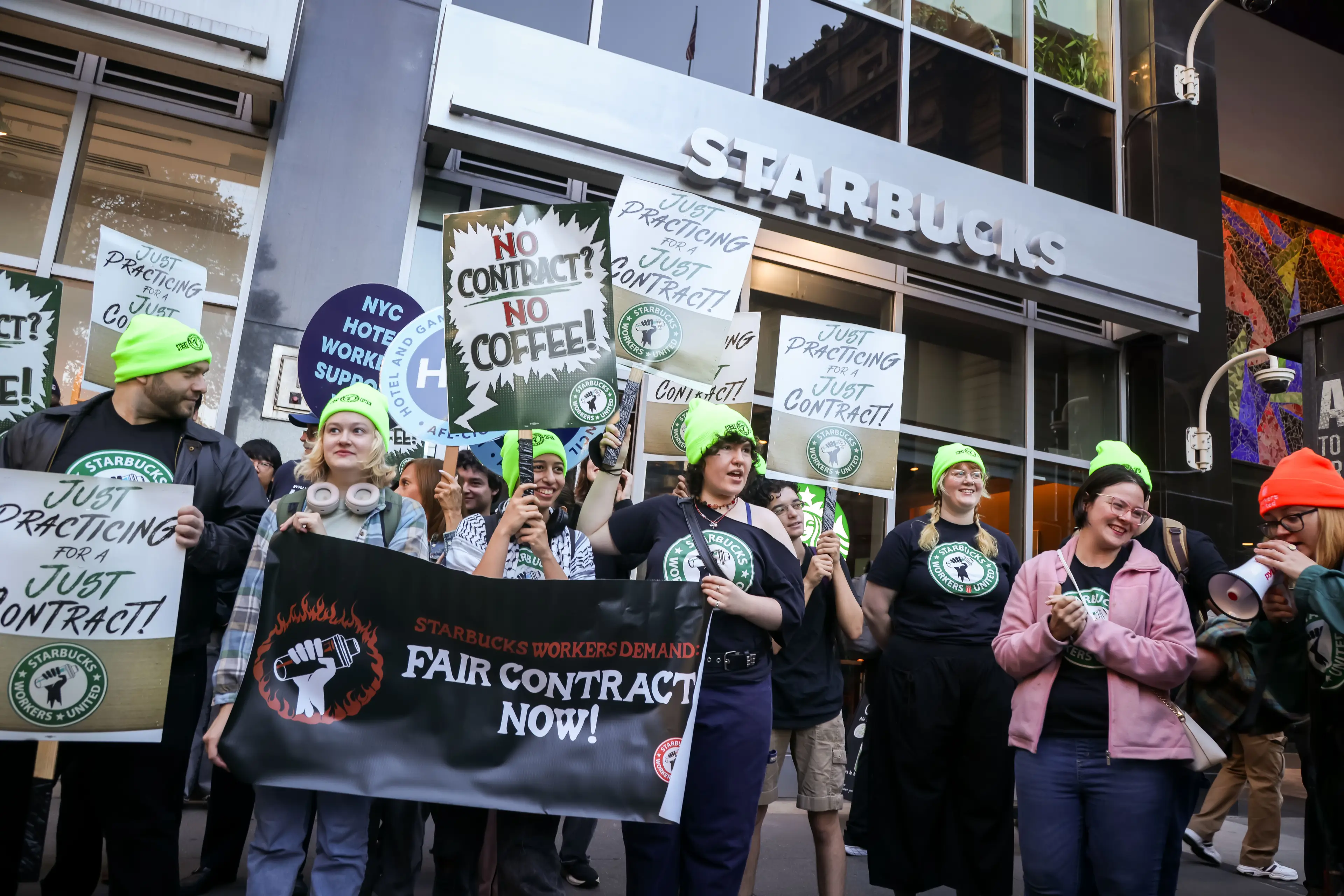 Protesting Starbucks workers last month (Michael Nagle/Bloomberg via Getty Images)