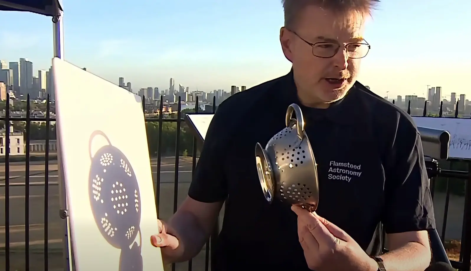 Amateur astronomer Mike Meynell demonstrating how it's done (BBC)
