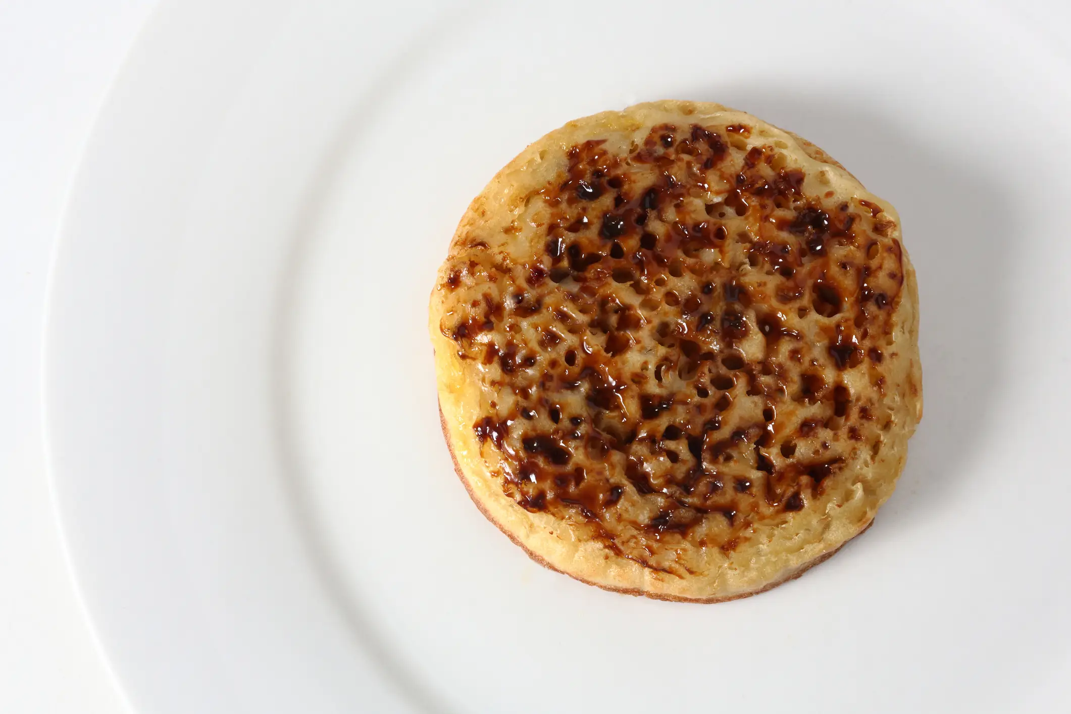 Apparently the Royal children are now fond of Marmite on crumpets (Getty Stock/Mark Piovesan)