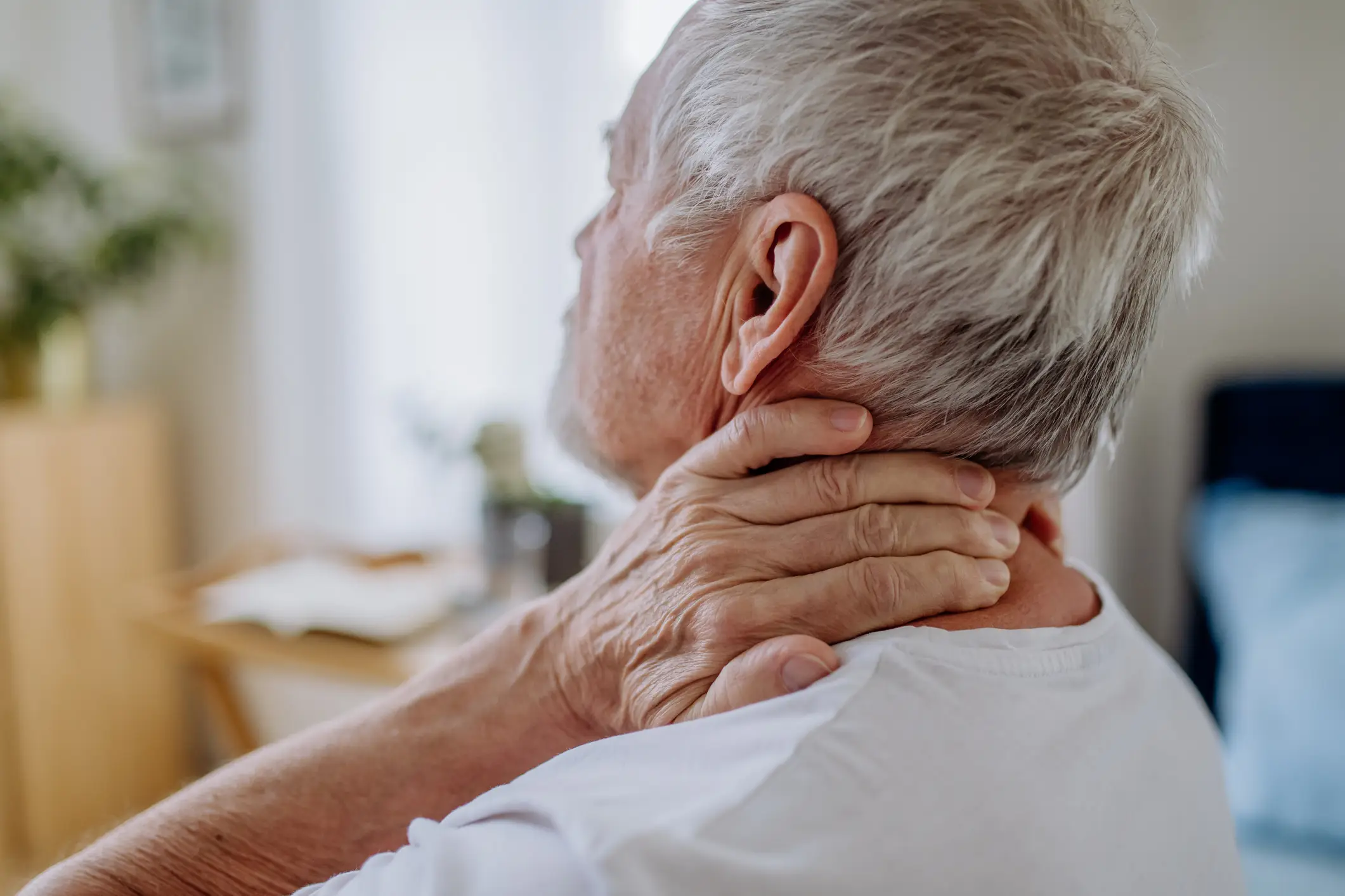 Muscle weakness and aches can be early signs of vitamin D deficiency (Halfpoint Images/Getty Images)