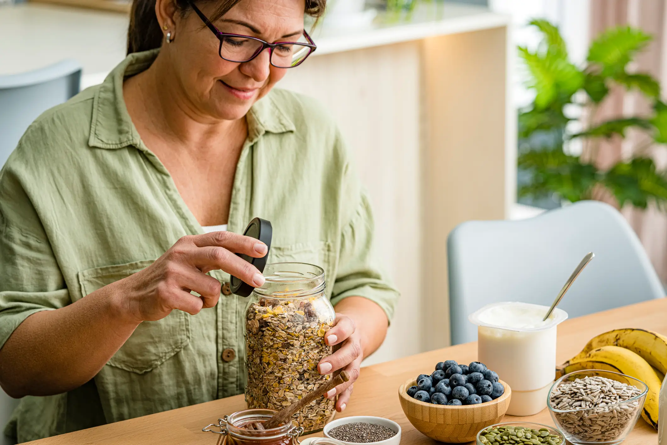 Adding more fibre to your diet is easy (fcafotodigital/Getty Images)
