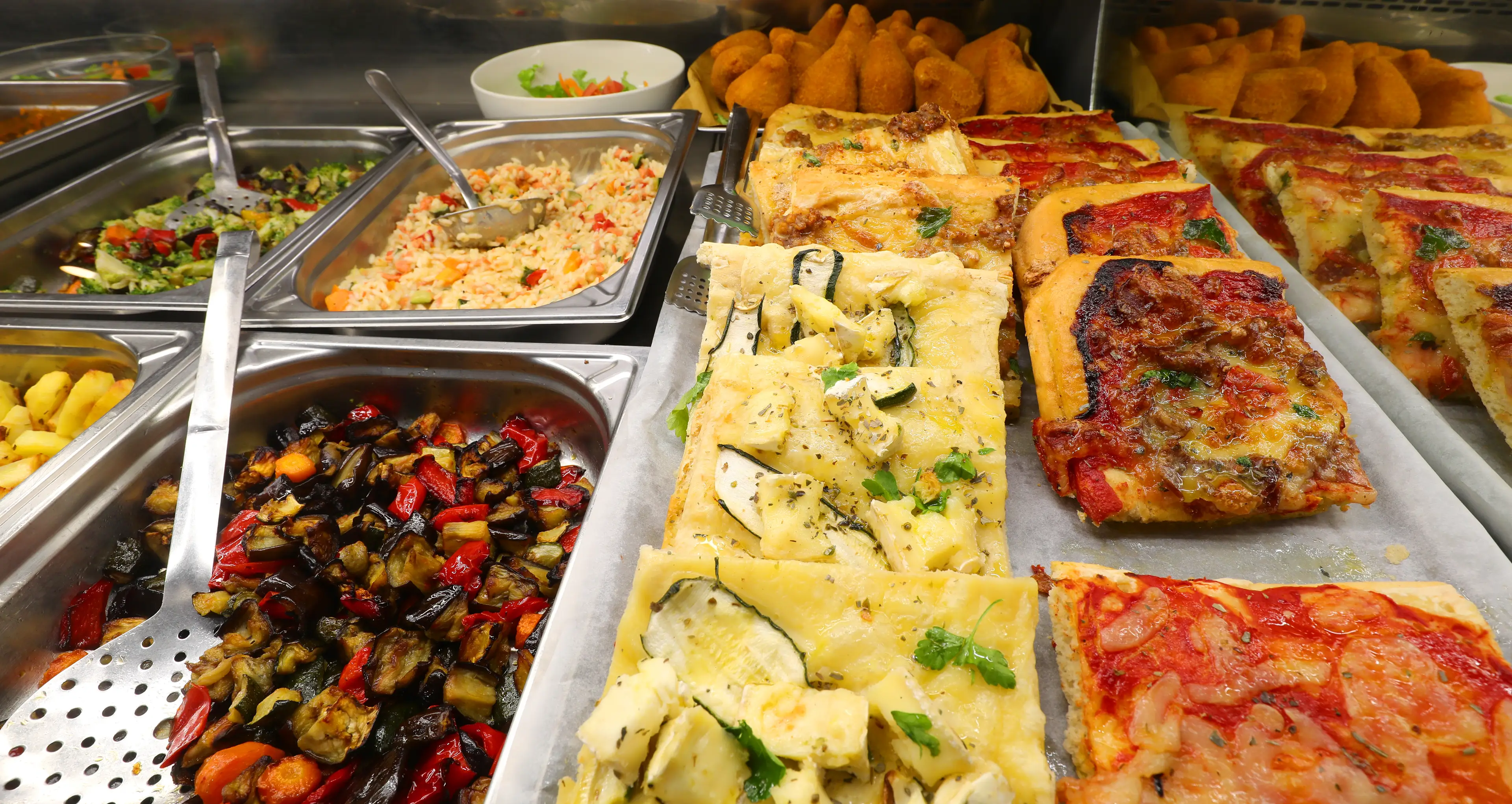 Pizza will no longer be prioritised as a grab-and-go option in schools (Getty Stock Image)