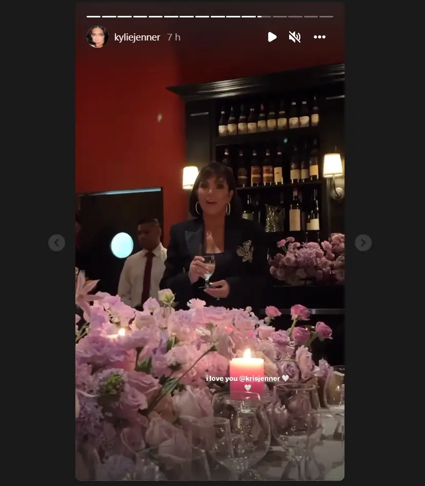 Kris debuted her new look on Instagram before arriving at the event (