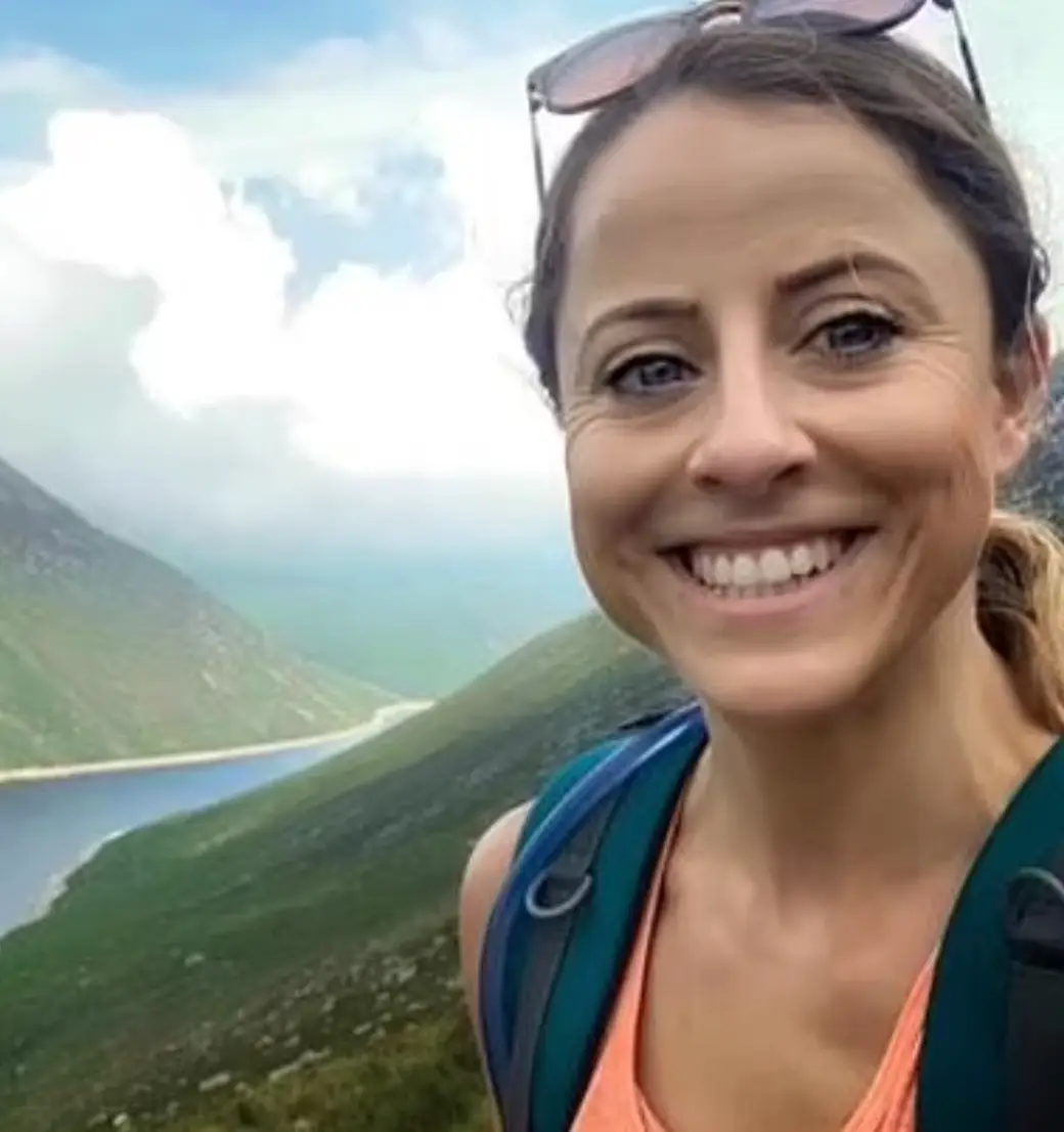 Rowland dedicated her song 'Stole' to Julie Lillis.