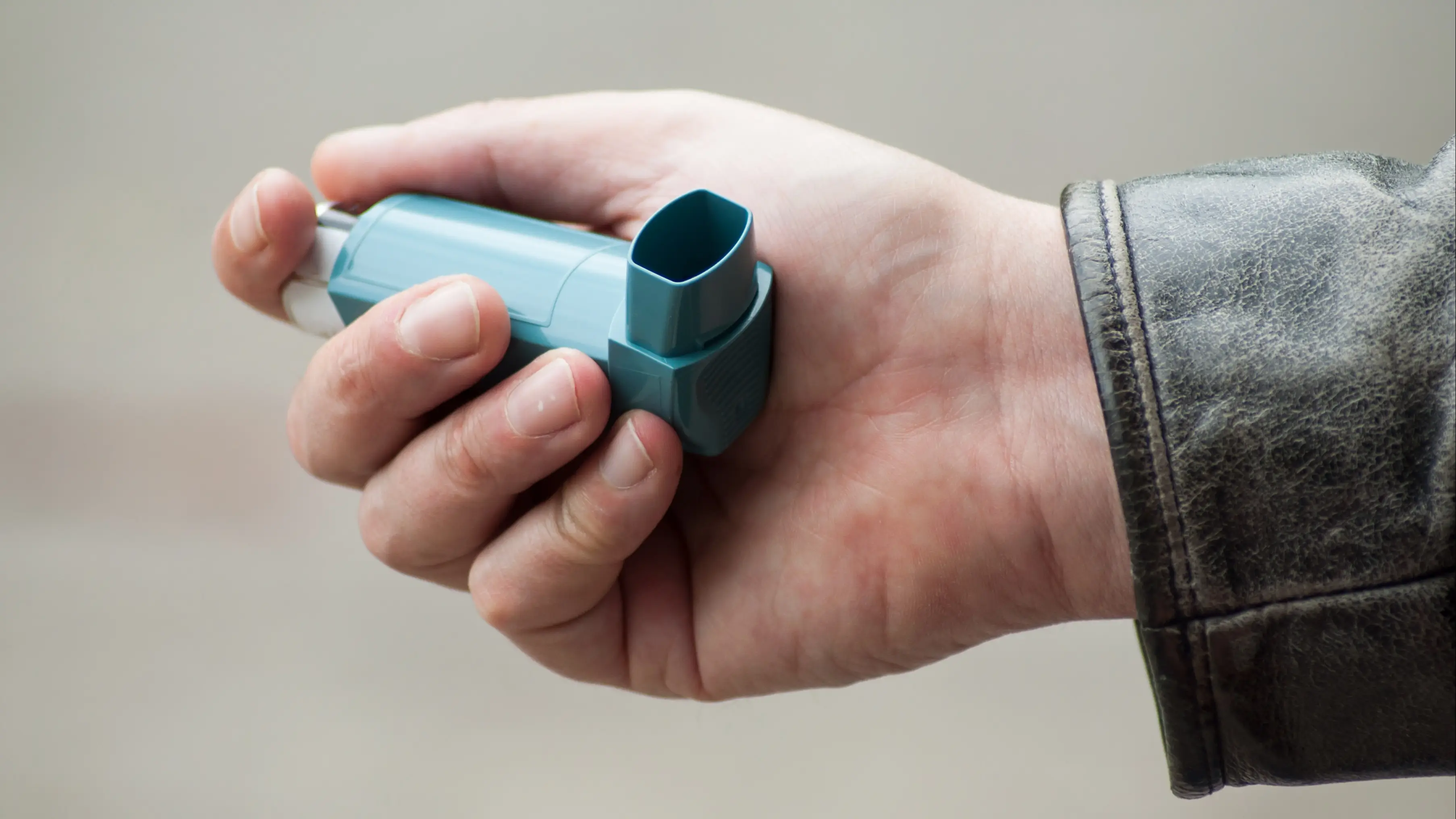 NHS doctor has serious warning for anyone with asthma using blue inhalers