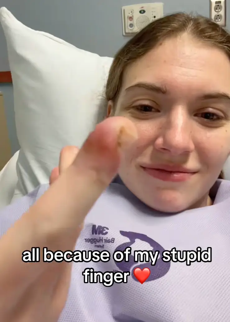 Gabby has shared updates about her finger on TikTok (TikTok/ @gabbyswierzewski_)