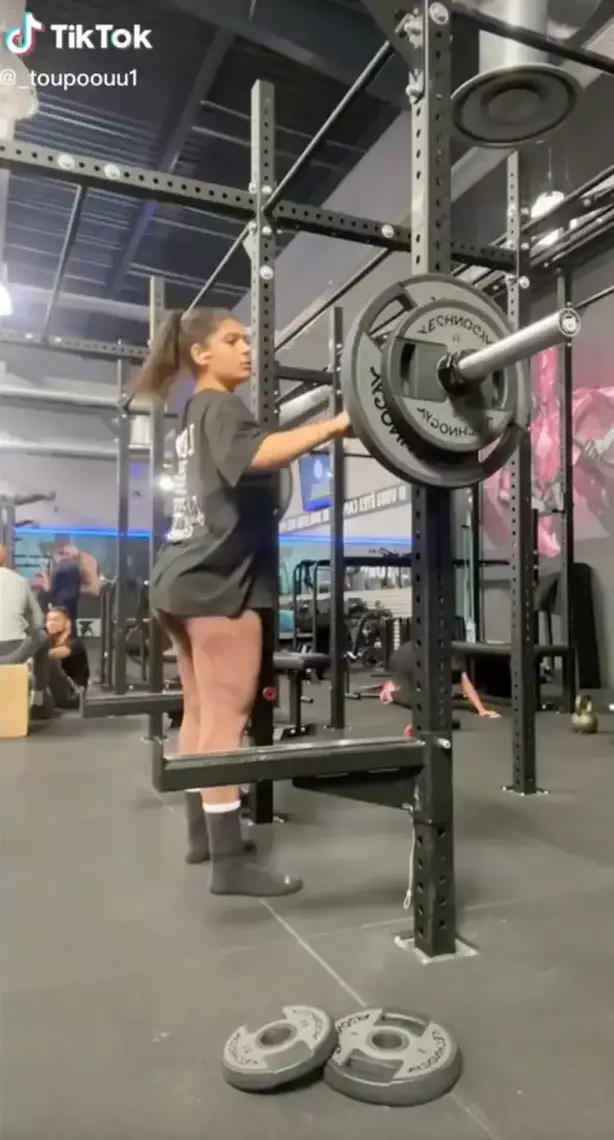 The woman's nude leggings have left some people confused.