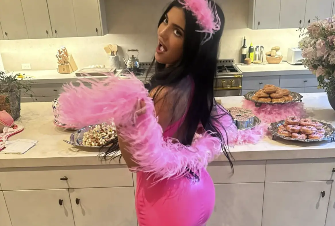 Kylie shared her 'pre-birthday' party with a pink theme (instagram/@kyliejenner)