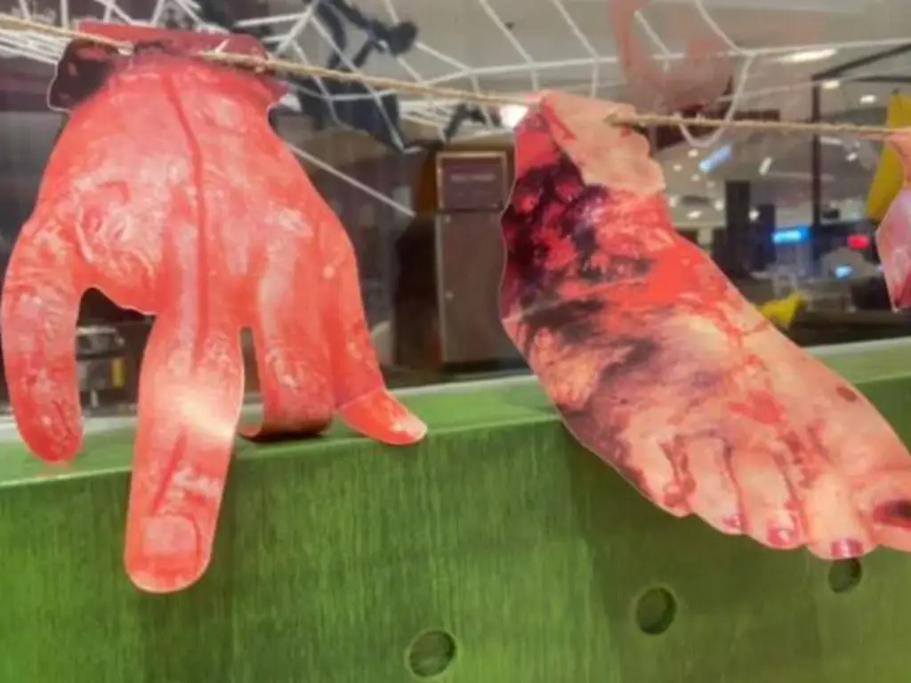 People seemed to have mixed opinions on the Halloween decorations.