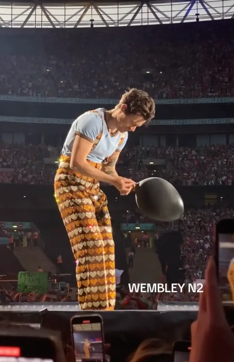 The singer surprised fans with the adorable moment.